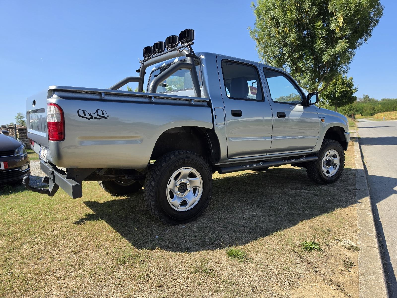 Toyota Hilux 2.4 td 4x4 #vrhunski očuvano vozilo#, fotografija 3