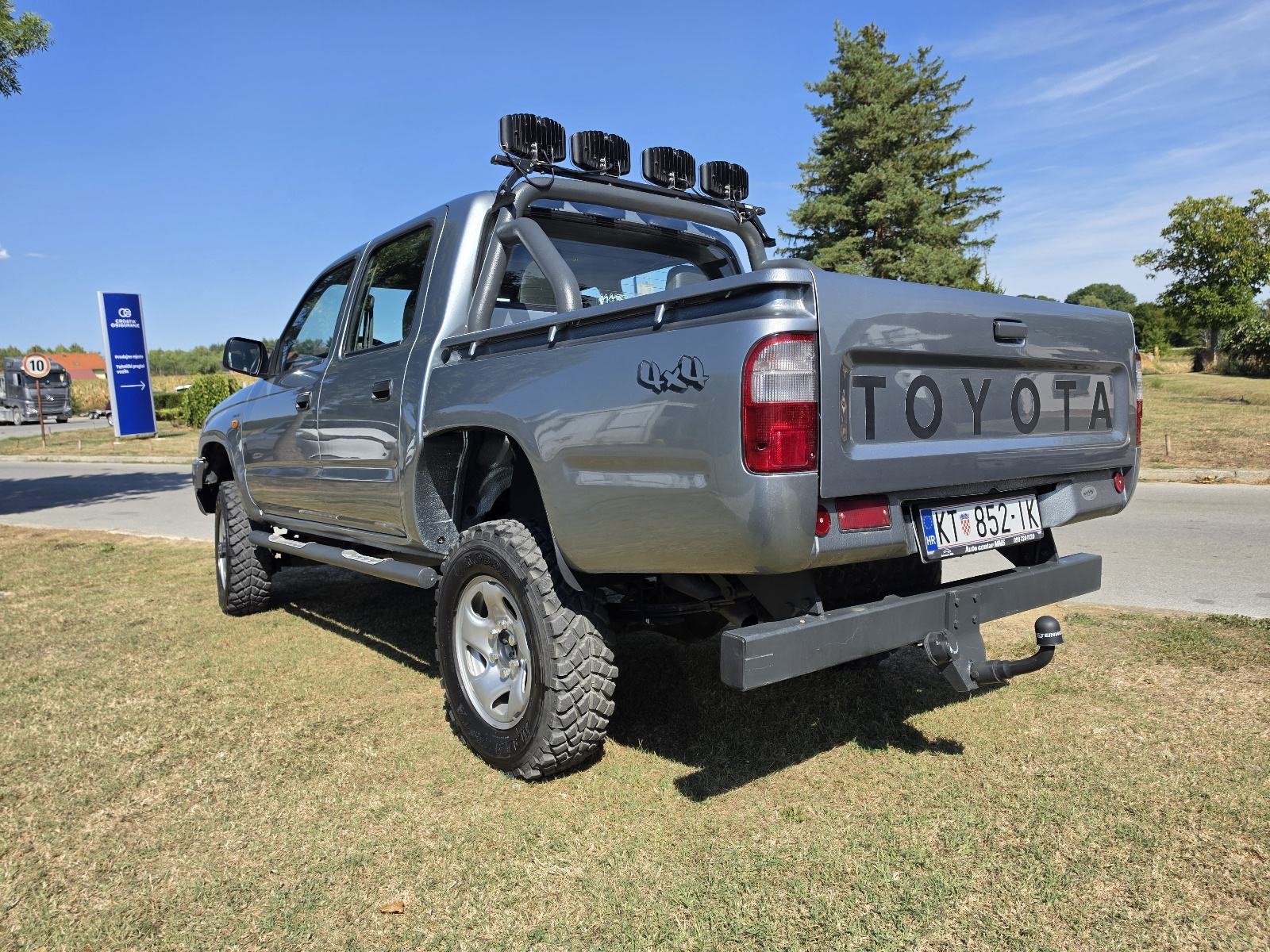 Toyota Hilux 2.4 td 4x4 #vrhunski očuvano vozilo#, fotografija 7