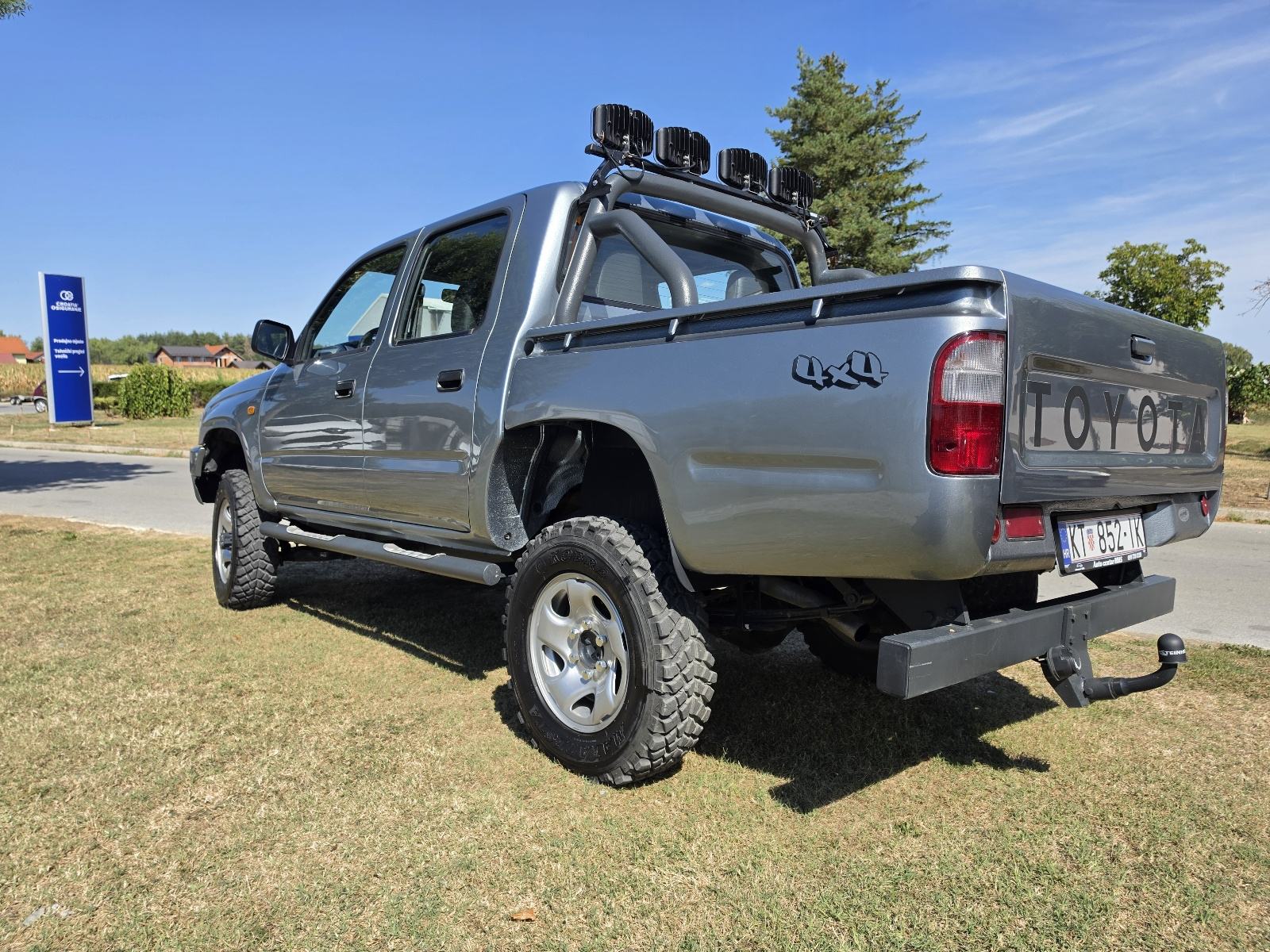 Toyota Hilux 2.4 td 4x4 #vrhunski očuvano vozilo#, fotografija 6