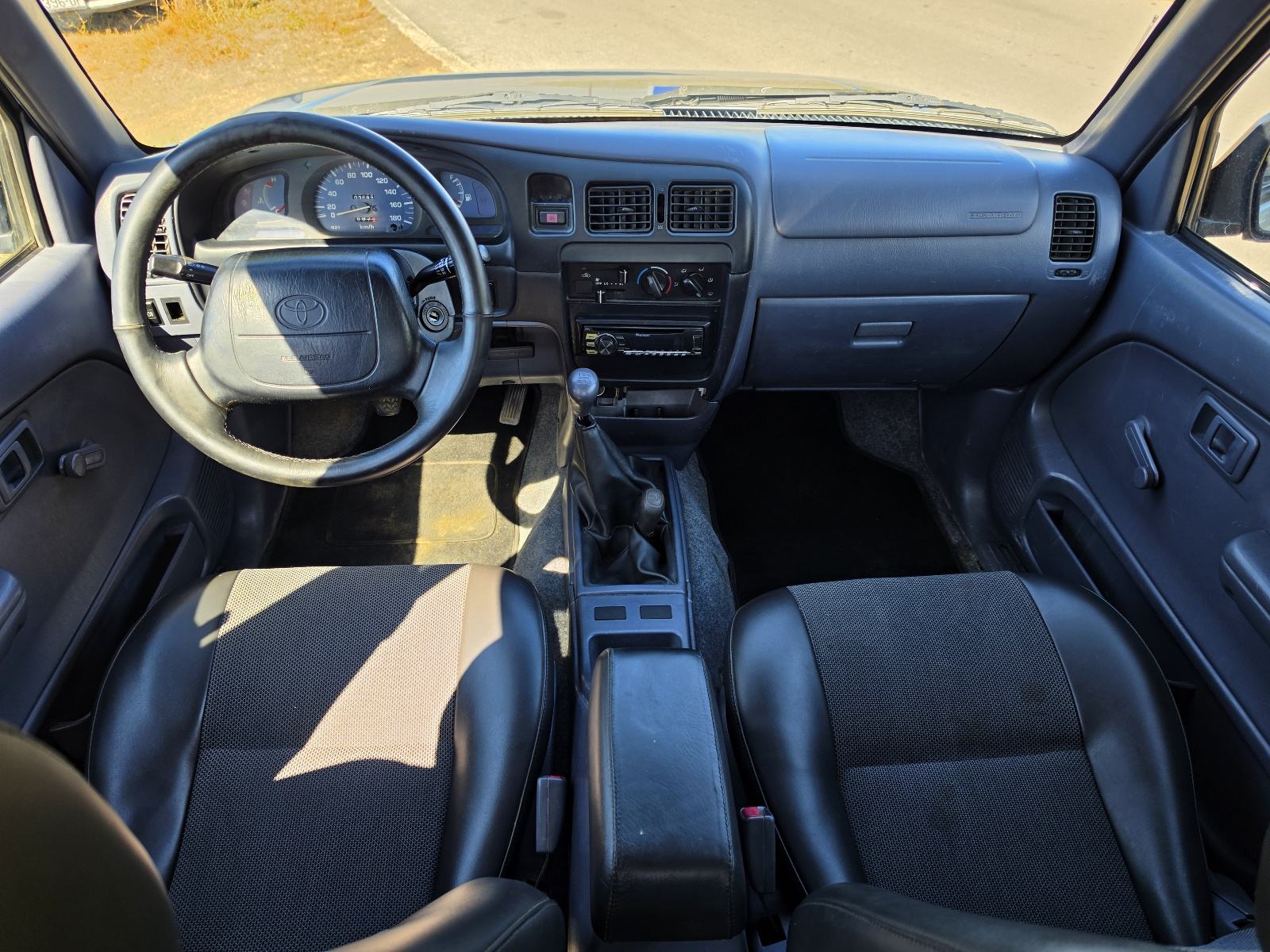 Toyota Hilux 2.4 td 4x4 #vrhunski očuvano vozilo#, fotografija 16