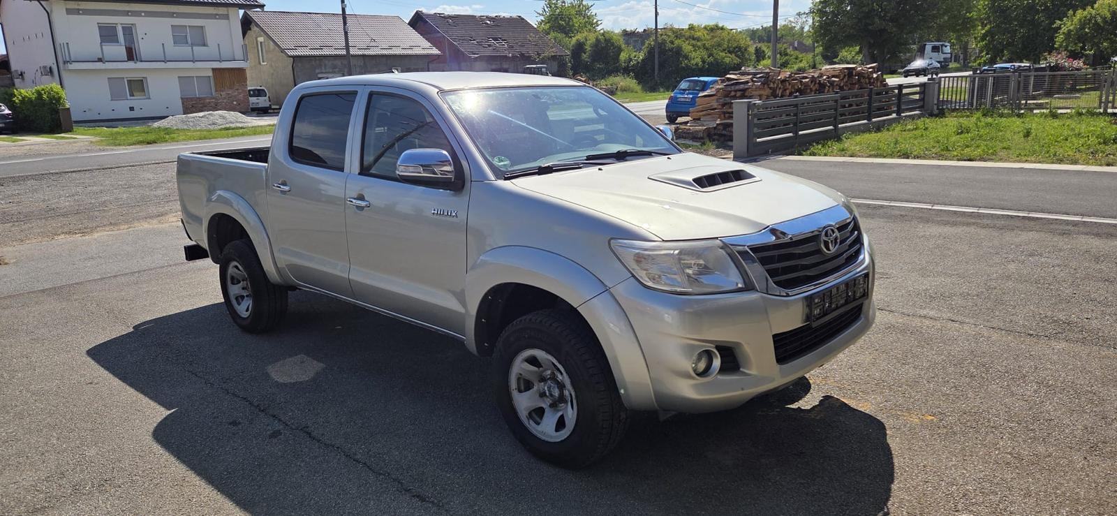 Toyota Hilux 2,5 D-4D, fotografija 2