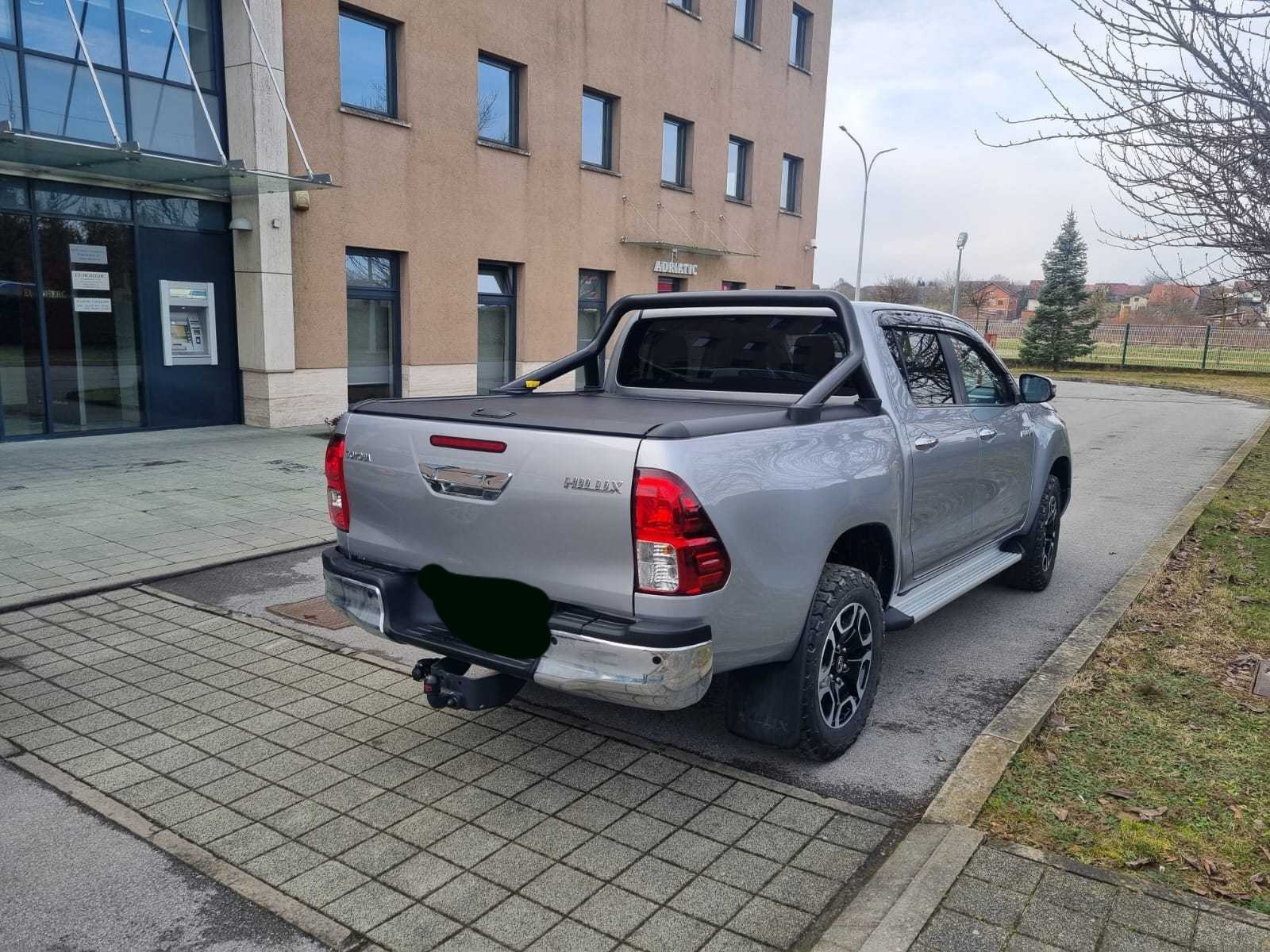 Toyota Hilux 2,8 automatik 2024, fotografija 3