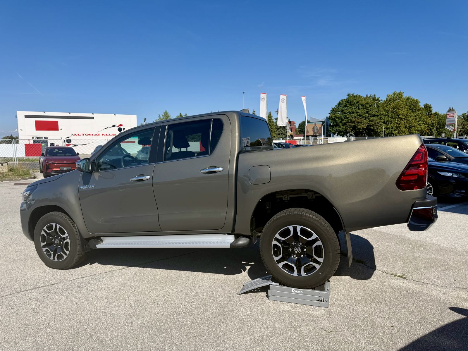 Toyota Hilux 2,8 D-4D CITY PLUS automatik, fotografija 2