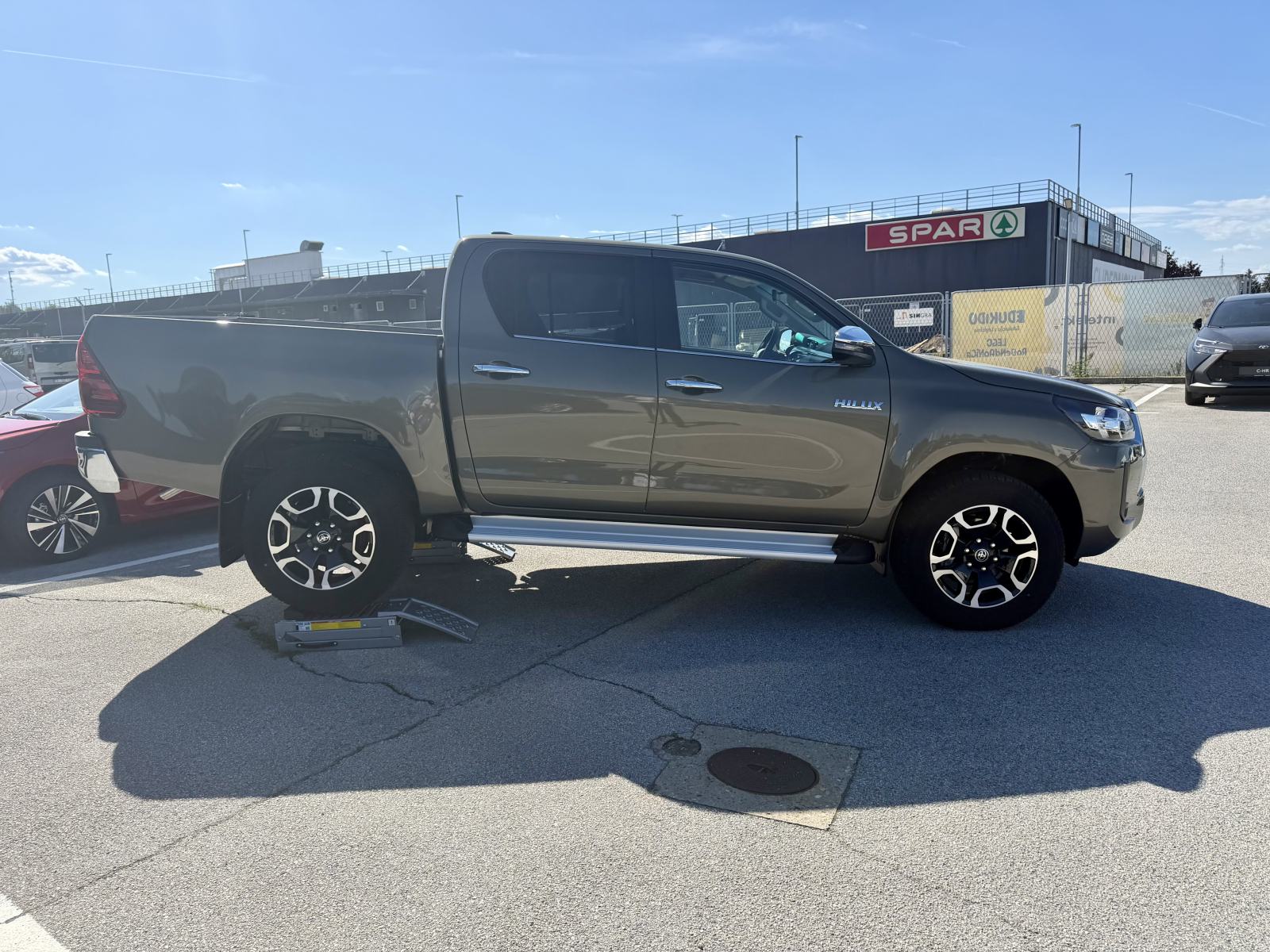 Toyota Hilux 2,8 D-4D CITY PLUS automatik, fotografija 5
