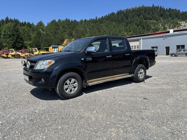 Toyota Hilux 3.0, fotografija 2