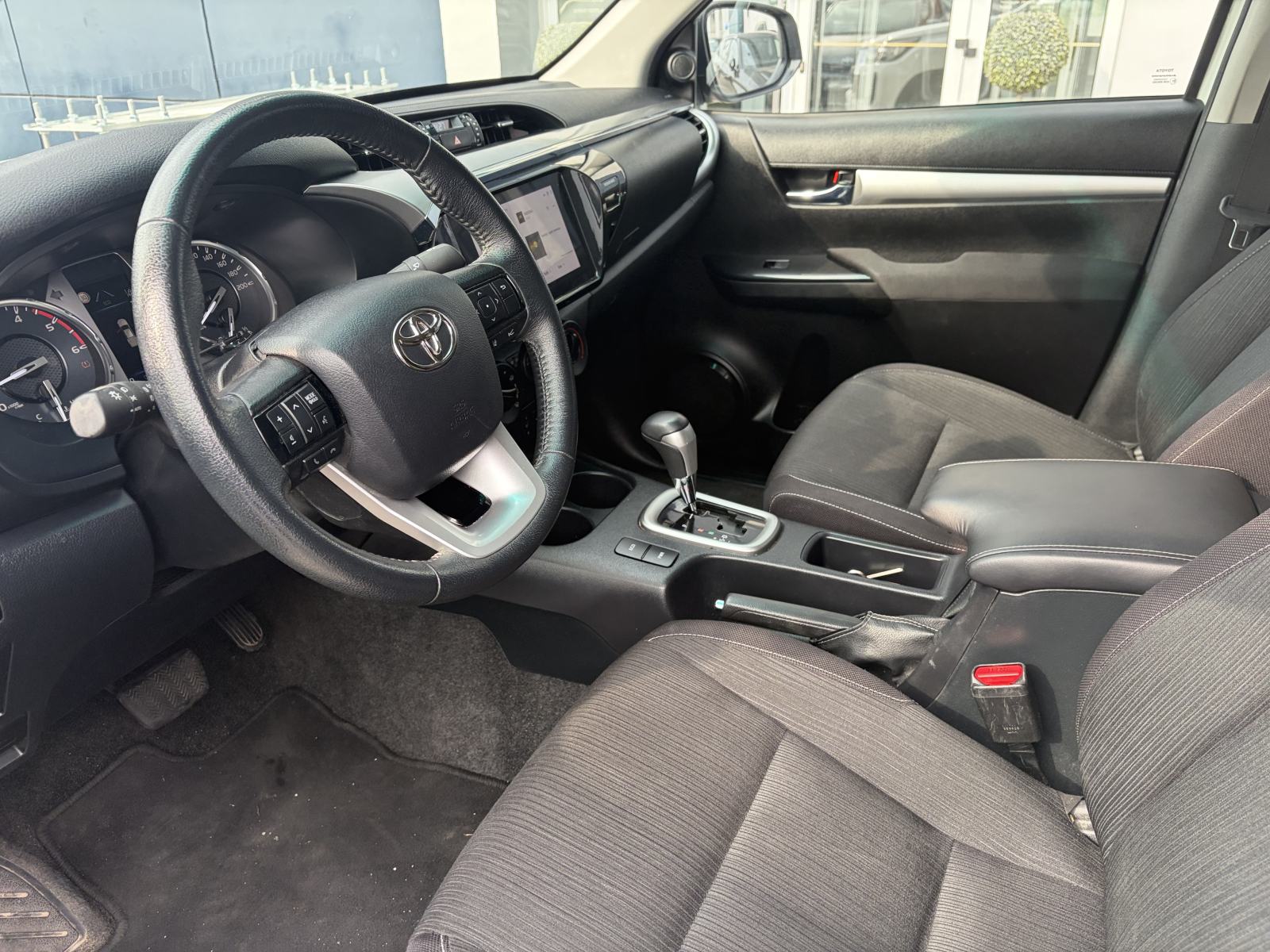 Toyota Hilux CITY DUB.CAB 2,4 D-4D 150 4WD-AUTO automatik, fotografija 8