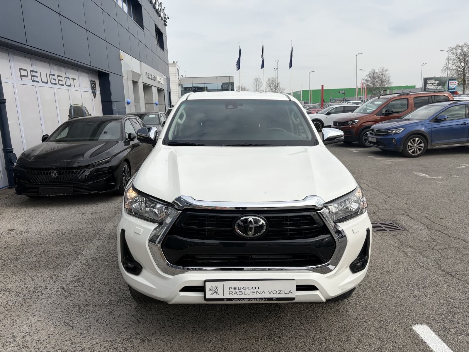 Toyota Hilux CITY DUB.CAB 2,4 D-4D 150 4WD-AUTO automatik, pogled izvana - slika 2