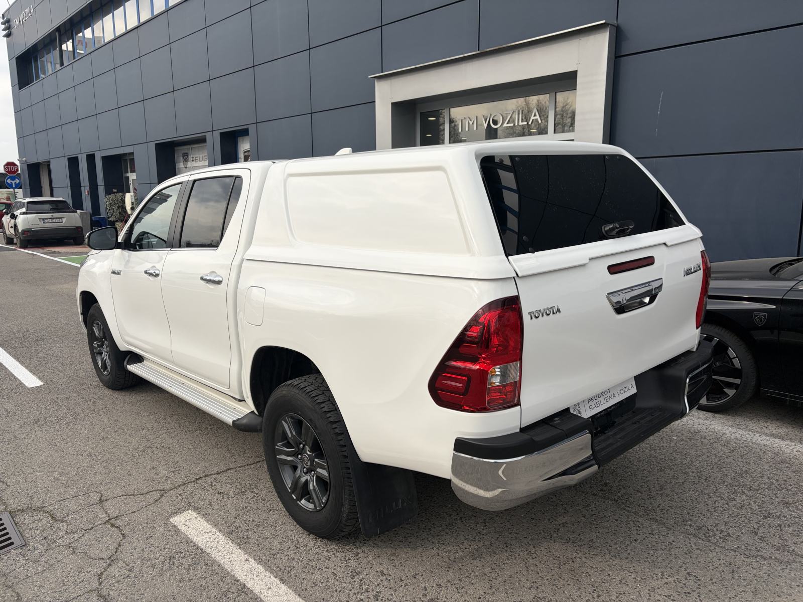 Toyota Hilux CITY DUB.CAB 2,4 D-4D 150 4WD-AUTO automatik, pogled izvana - slika 4