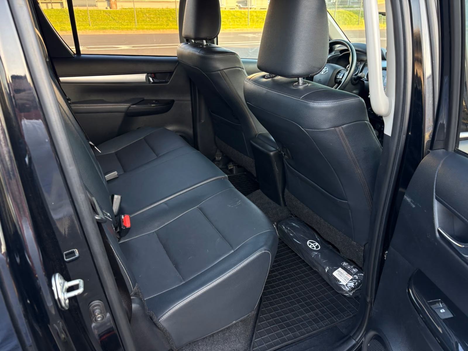 Toyota Hilux Dvostruka kabina Executive automatik, fotografija 15