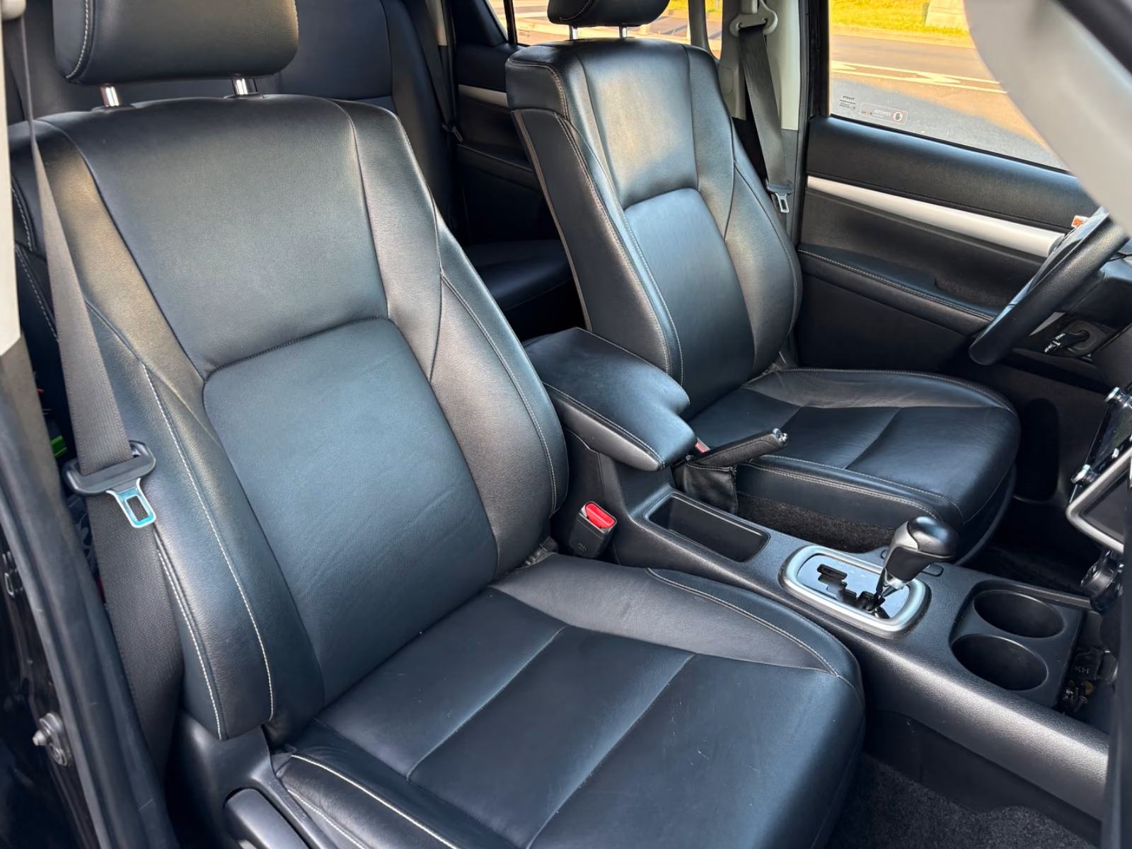 Toyota Hilux Dvostruka kabina Executive automatik, fotografija 13