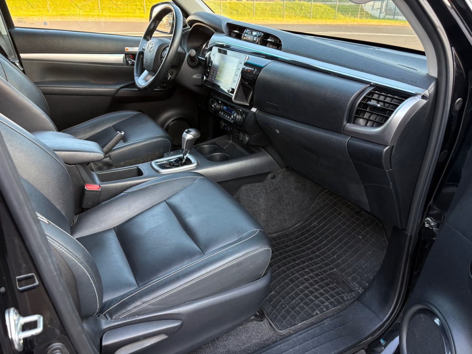 Toyota Hilux Dvostruka kabina Executive automatik, fotografija 12