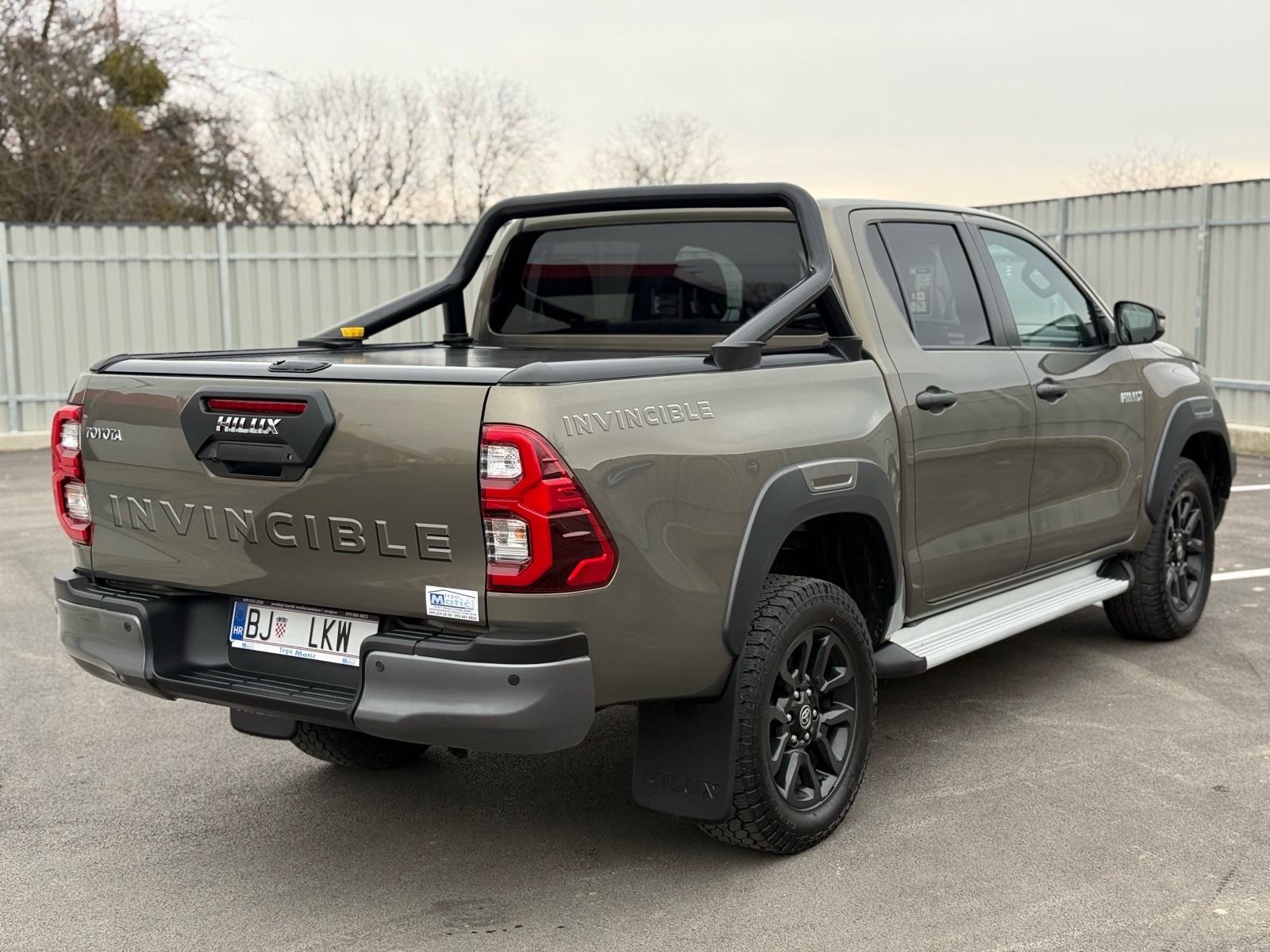 Toyota Hilux Invincible 2.8 Full, fotografija 5