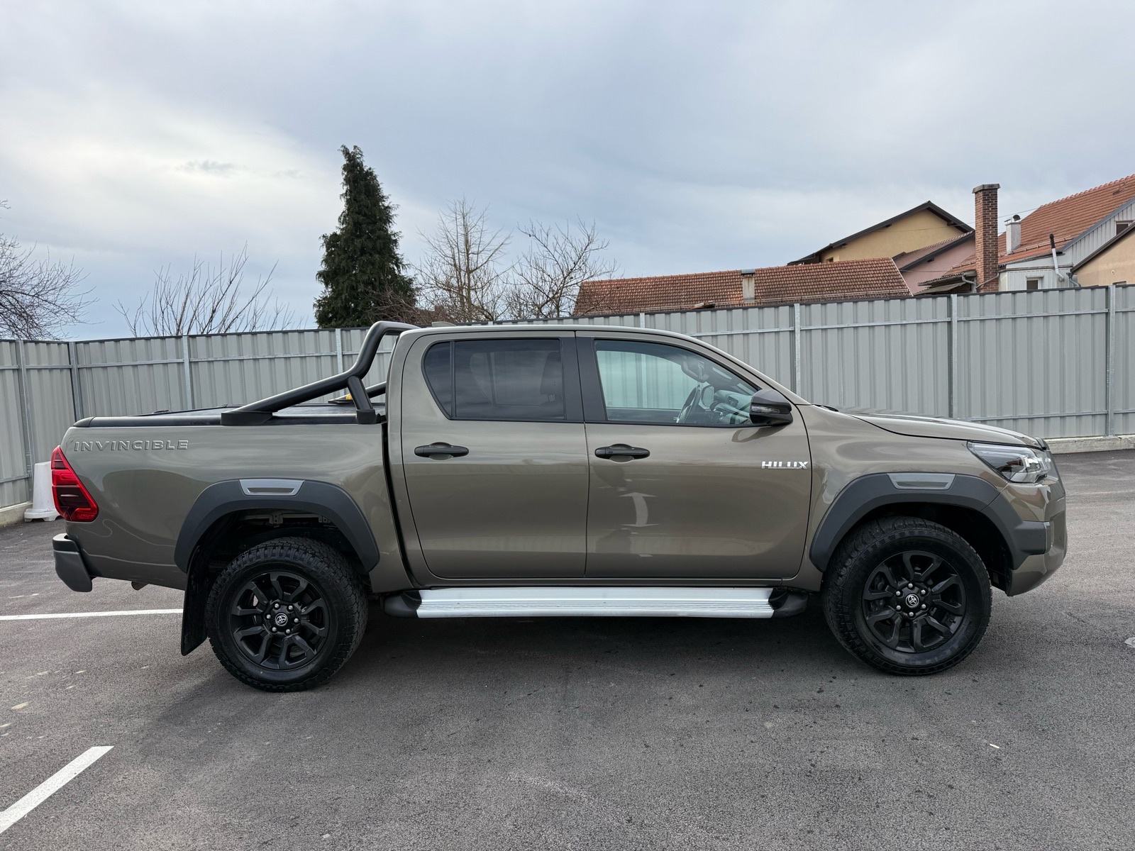 Toyota Hilux Invincible 2.8 Full, fotografija 4