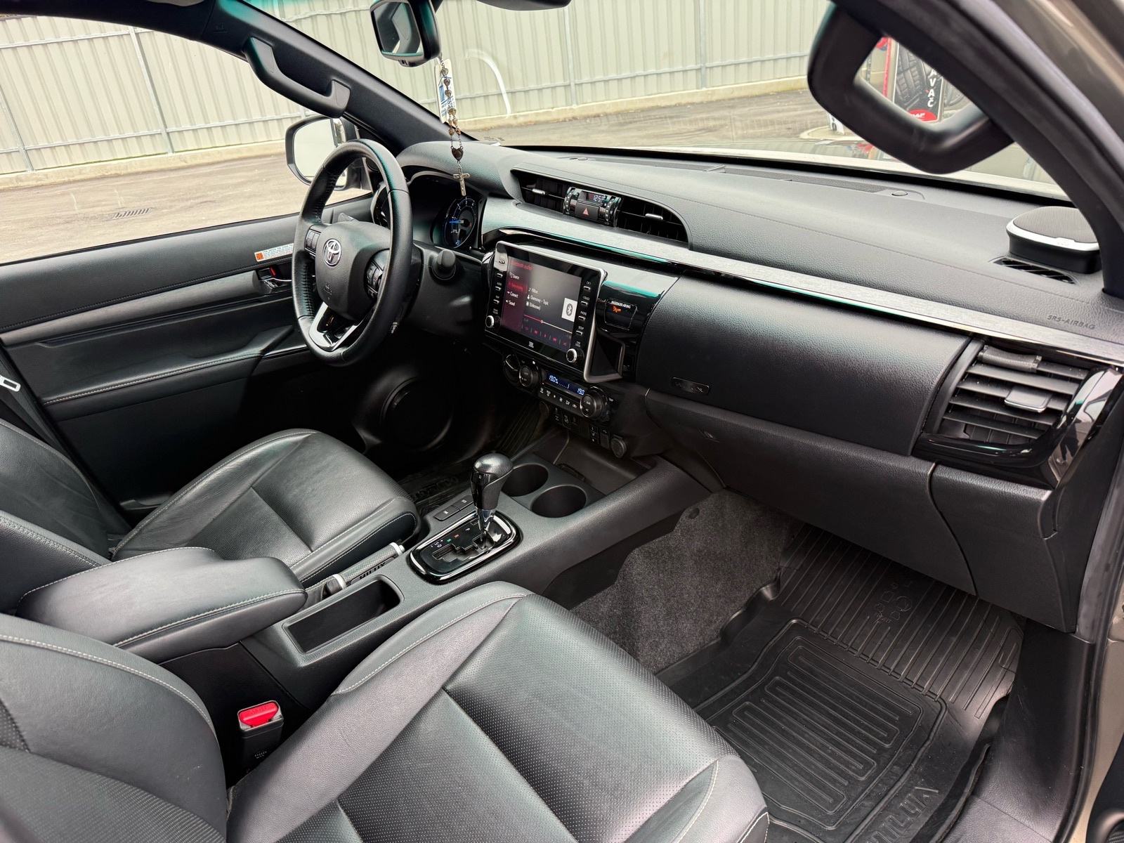 Toyota Hilux Invincible 2.8 Full, fotografija 12