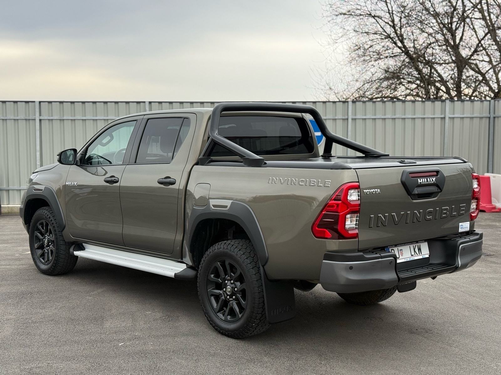 Toyota Hilux Invincible 2.8 Full, fotografija 7