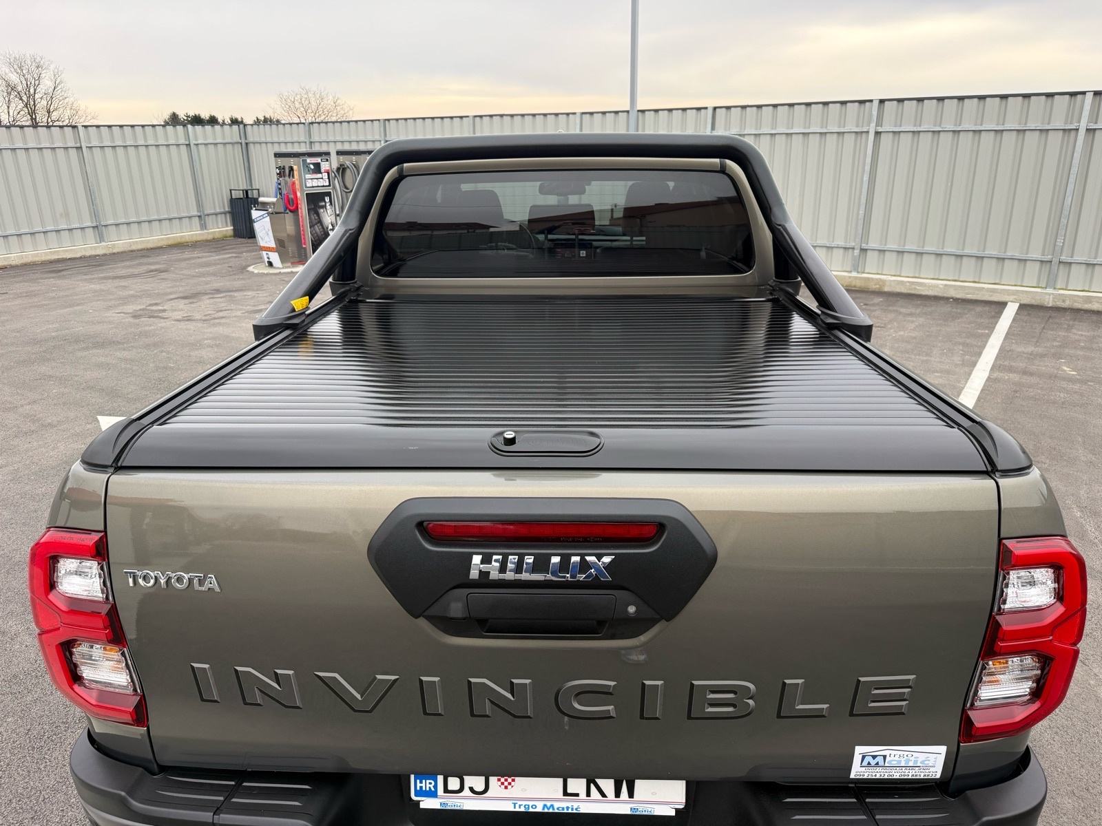 Toyota Hilux Invincible 2.8 Full, fotografija 9
