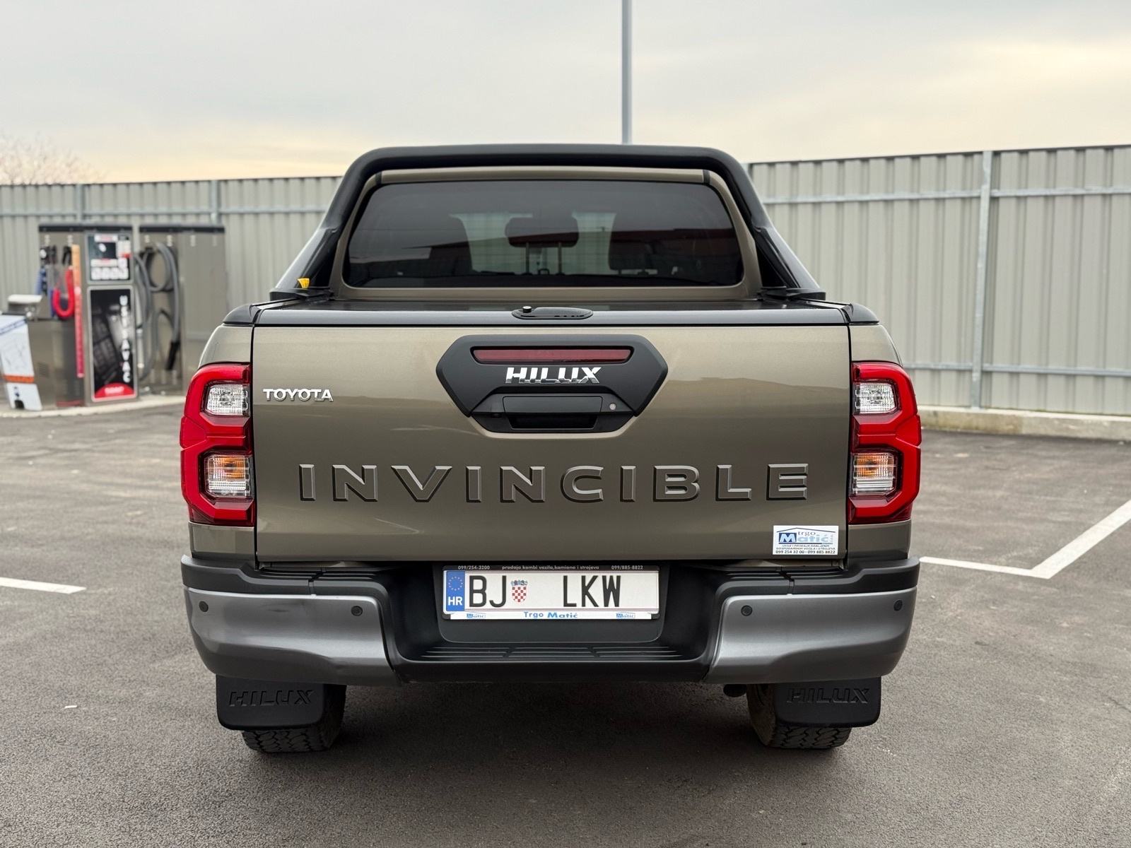 Toyota Hilux Invincible 2.8 Full, fotografija 6