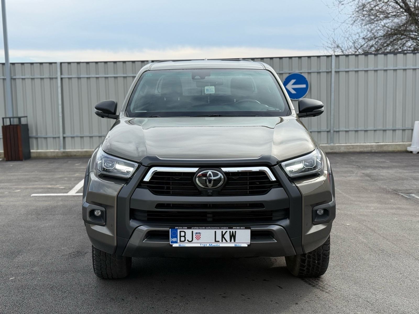 Toyota Hilux Invincible 2.8 Full, fotografija 2