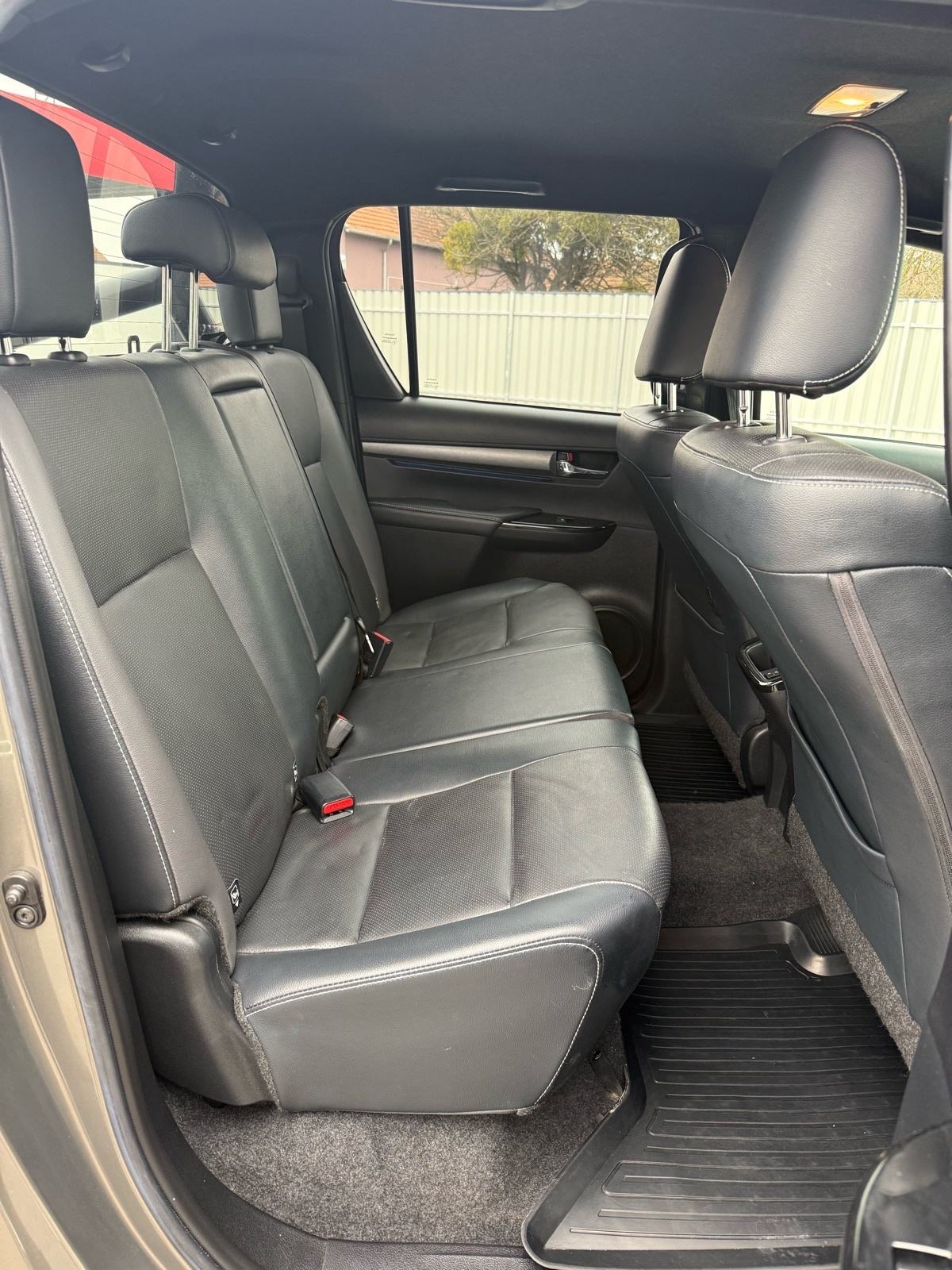 Toyota Hilux Invincible 2.8 Full, fotografija 16