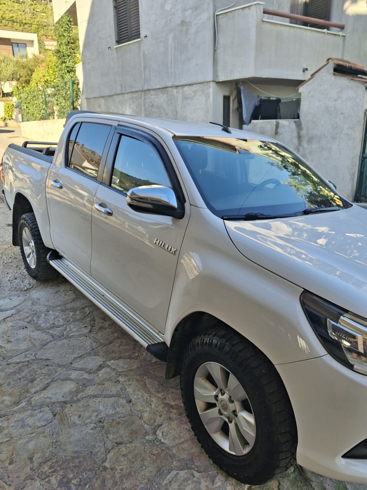 Toyota Hilux SUV automatik, fotografija 4