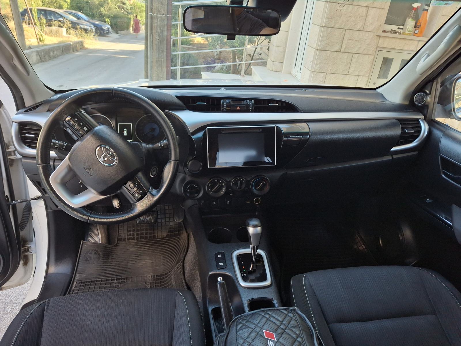 Toyota Hilux SUV automatik, fotografija 6