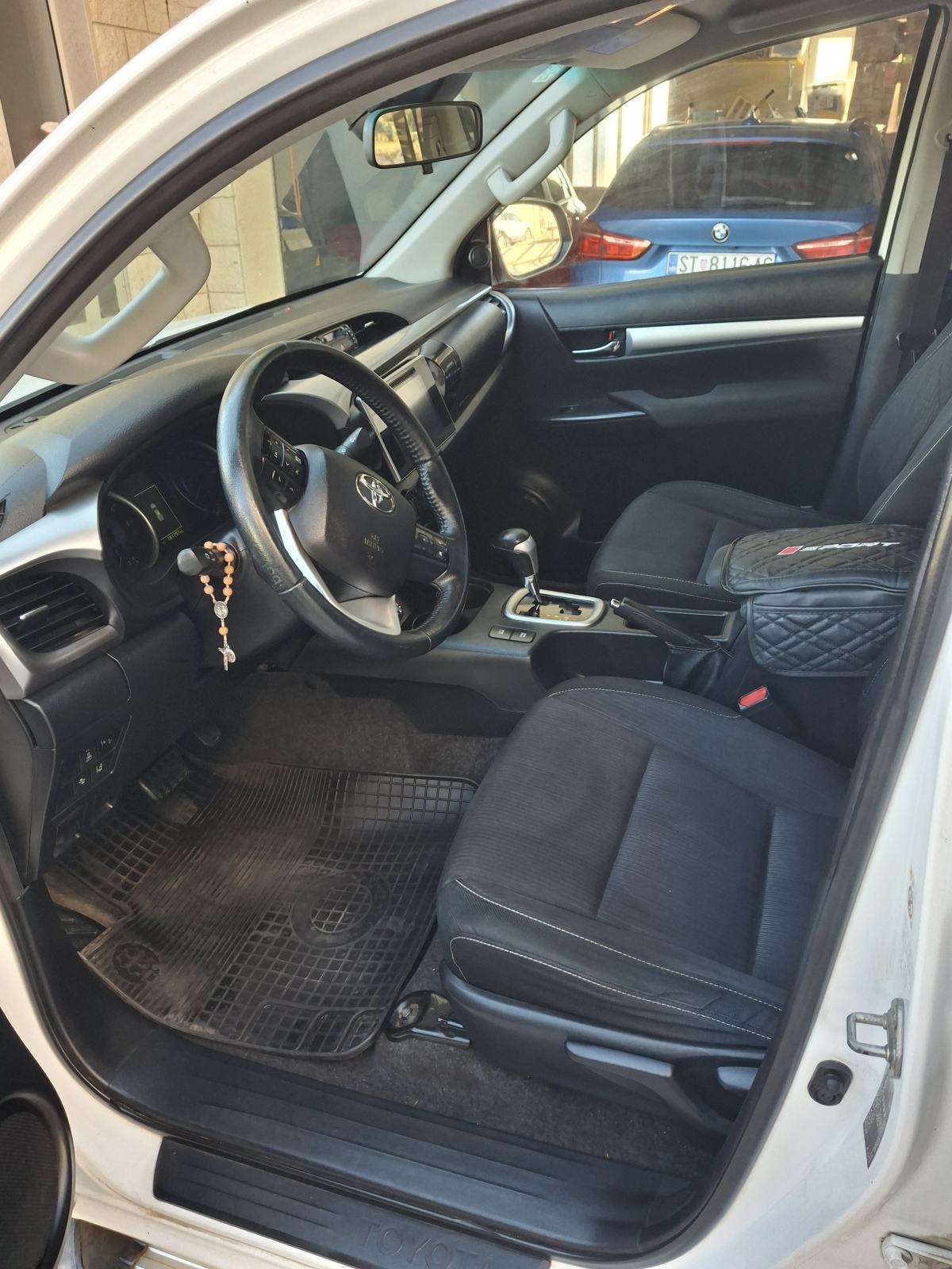 Toyota Hilux SUV automatik, fotografija 7