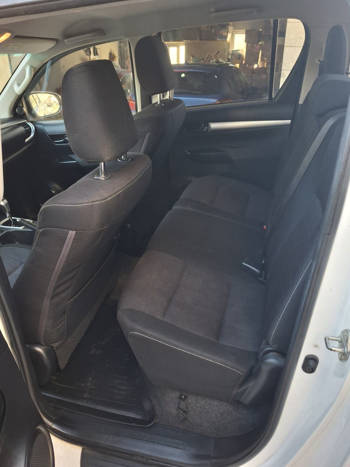 Toyota Hilux SUV automatik, fotografija 8