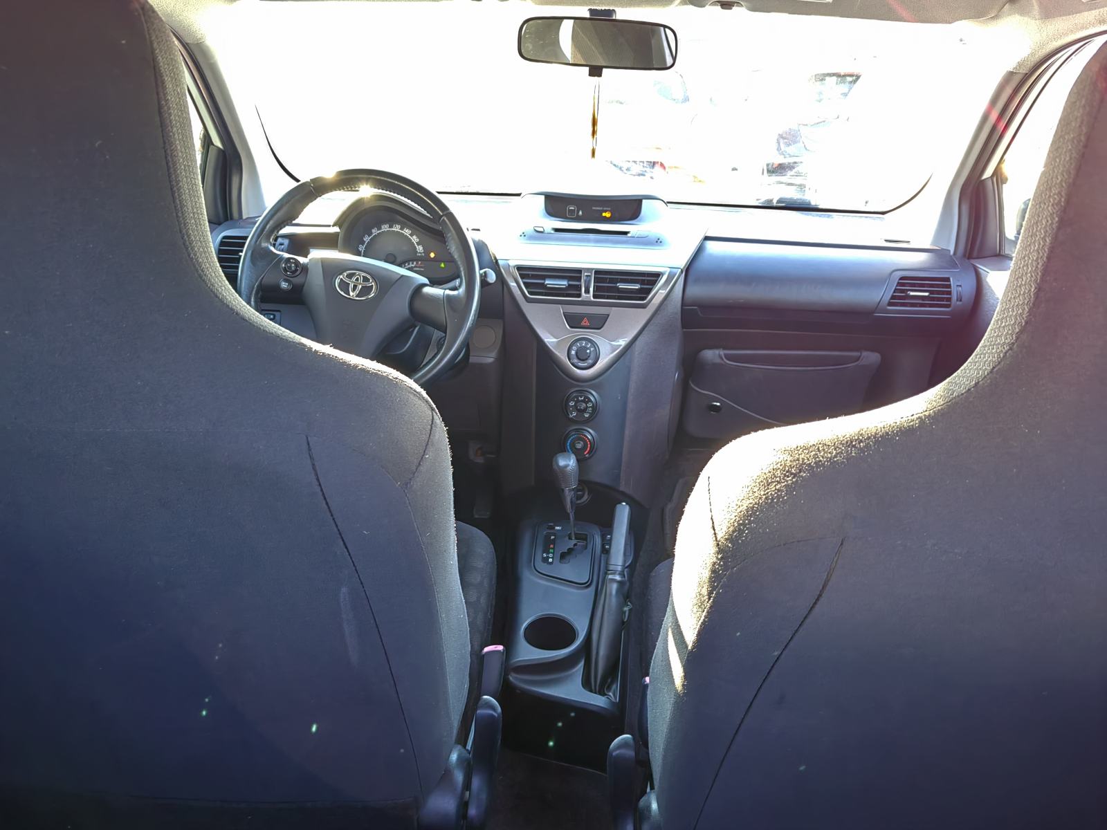 Toyota iQ 1,0 VVT-i automatik, fotografija 2