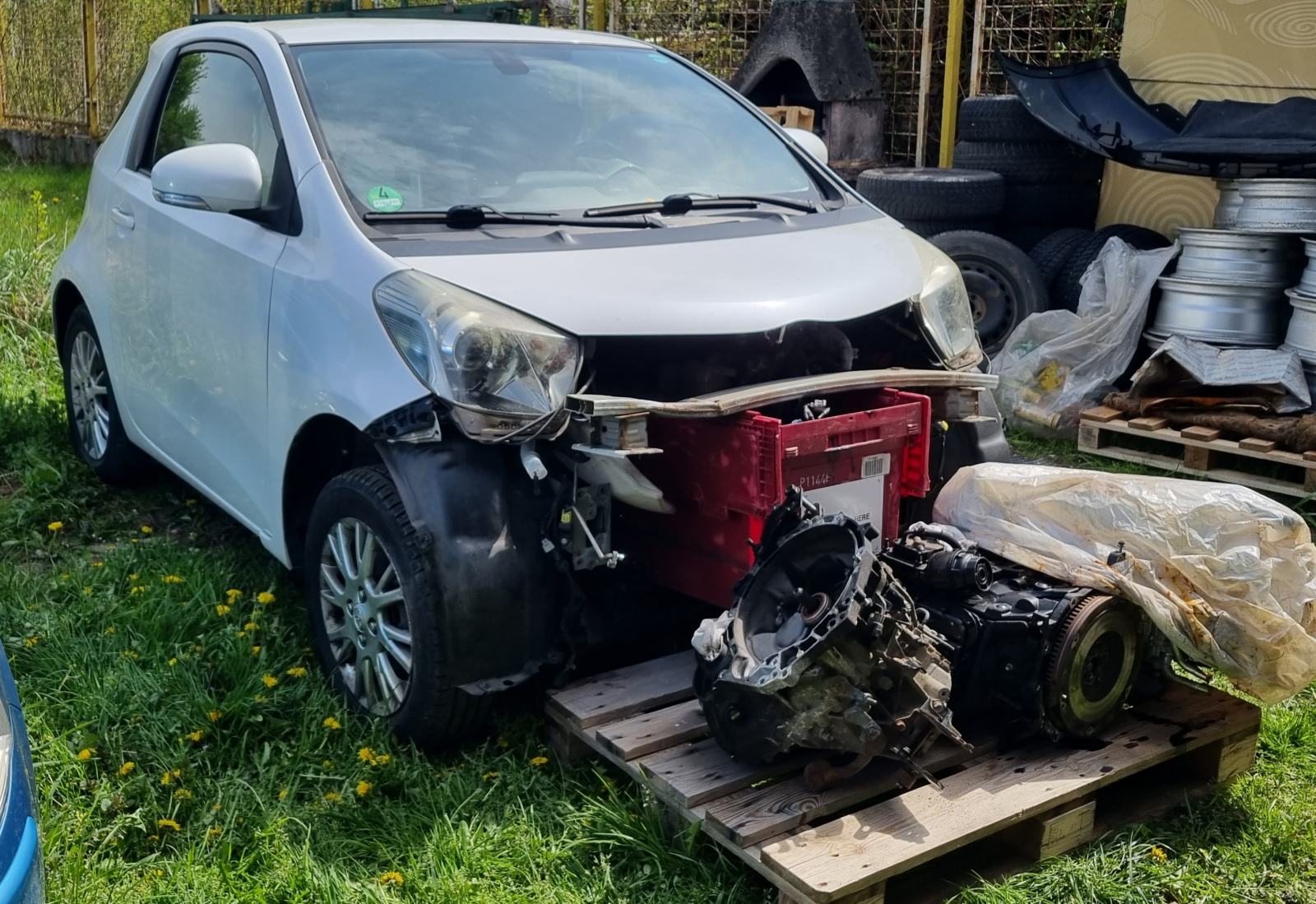 Toyota iQ 1,4 D-4D , ZA DIJELOVE, fotografija 2