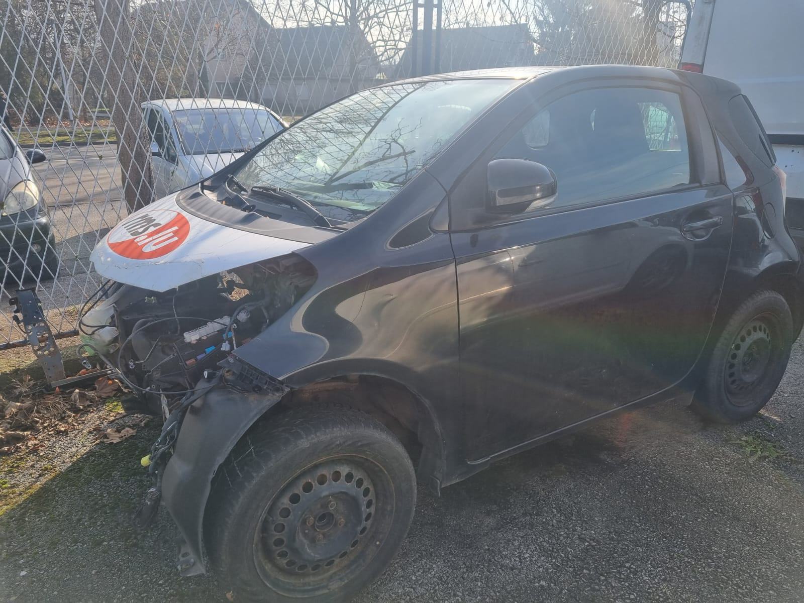 Toyota iQ 1,4 D-4D *DIJELOVI*, fotografija 4