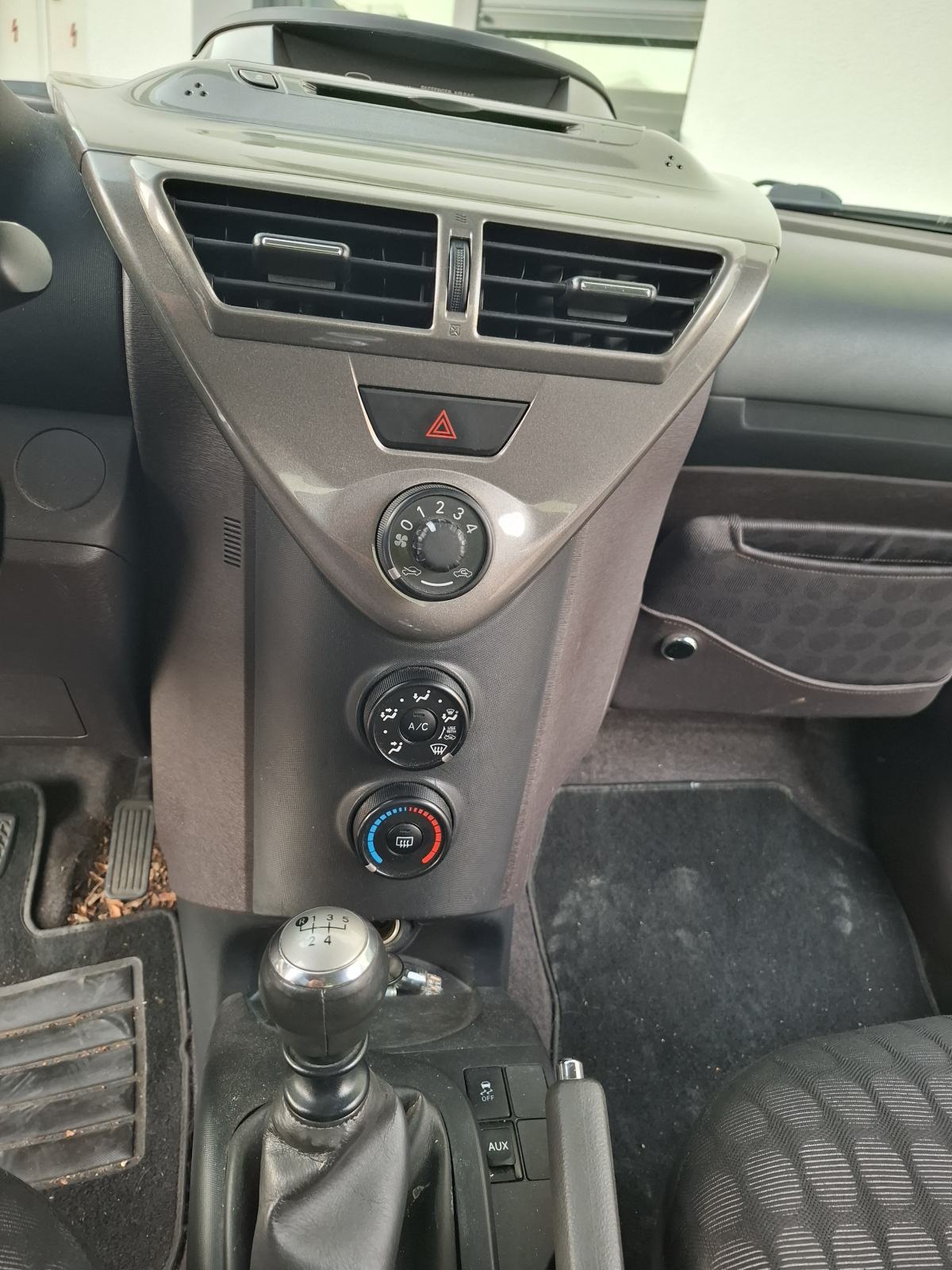 Toyota iQ AJ1 (A), fotografija 5