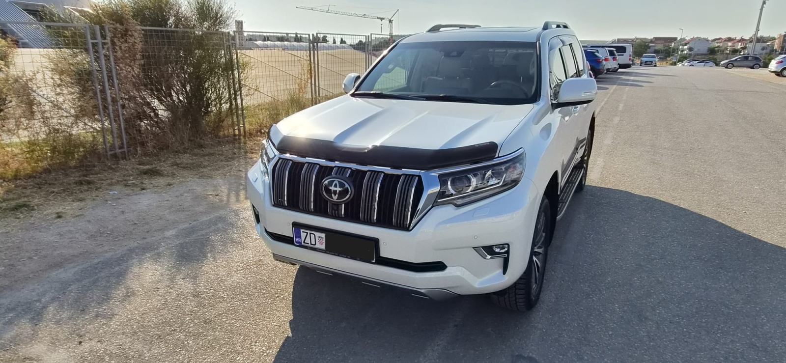 Toyota Land Cruiser 2,8 D-4D automatik Premium, fotografija 1