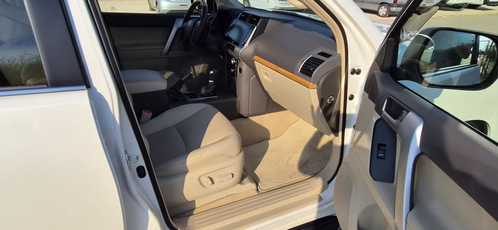 Toyota Land Cruiser 2,8 D-4D automatik Premium, fotografija 15