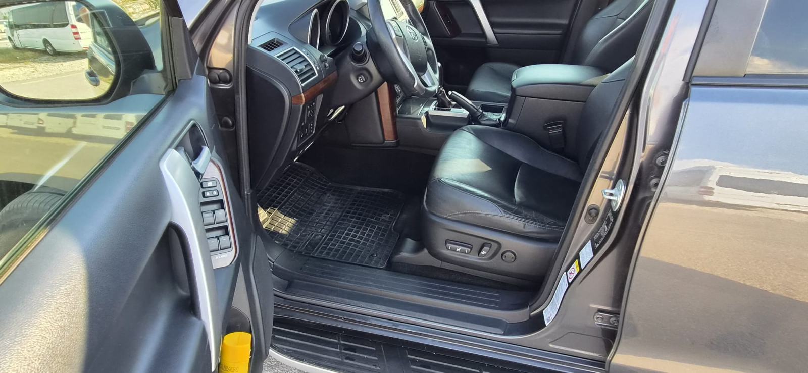 Toyota Land Cruiser 2,8 D-4D Executive 150kW, fotografija 4