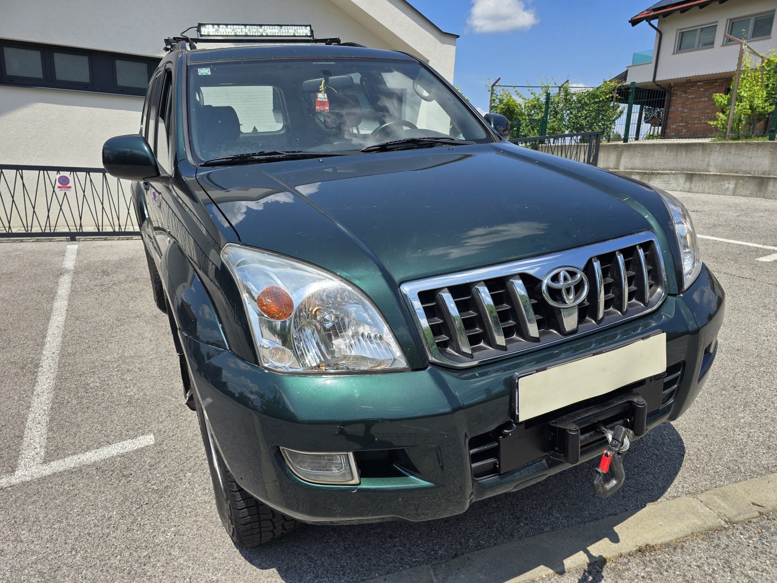 Toyota Land Cruiser 3,0 D-4D AUTOMATIK 4X4 IMA VITLO-REFLEKRORE, fotografija 3