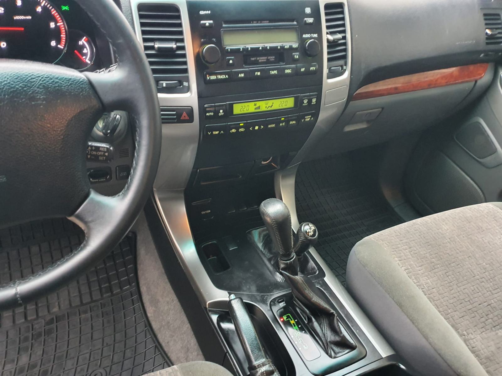 Toyota Land Cruiser 3,0 D-4D automatik, fotografija 5