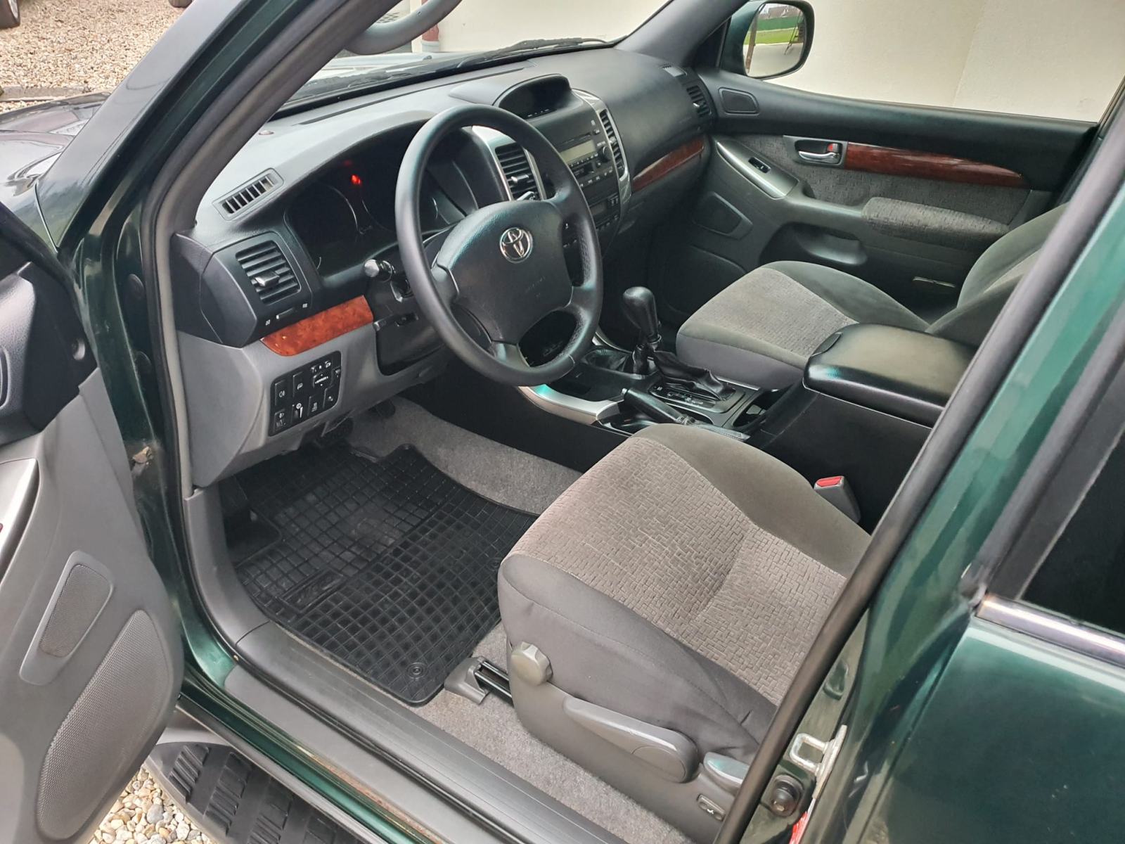 Toyota Land Cruiser 3,0 D-4D automatik, fotografija 10