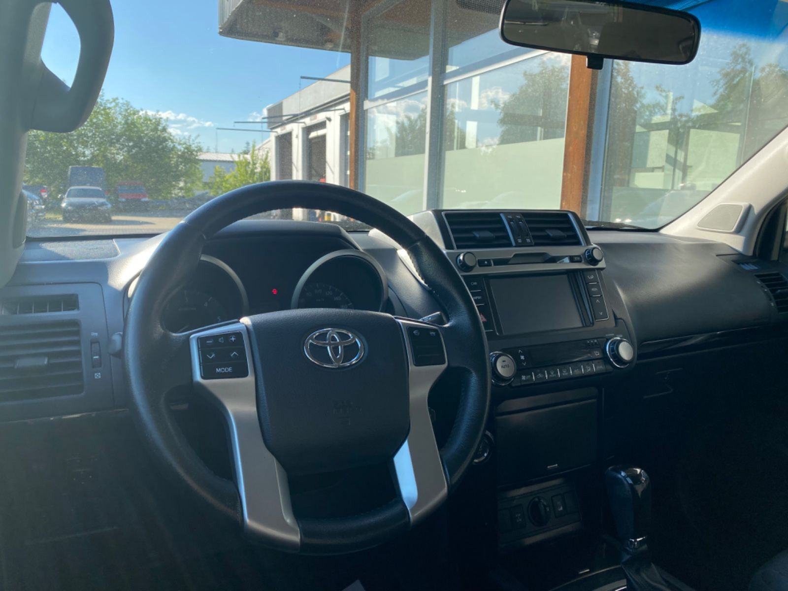 Toyota Land Cruiser 3,0 D-4D KAMERA POTPUNA SERVISNA POVIJEST, fotografija 5