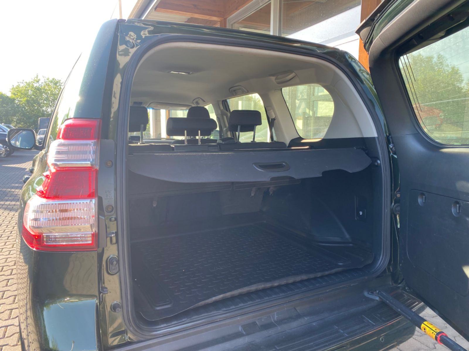 Toyota Land Cruiser 3,0 D-4D KAMERA POTPUNA SERVISNA POVIJEST, fotografija 17