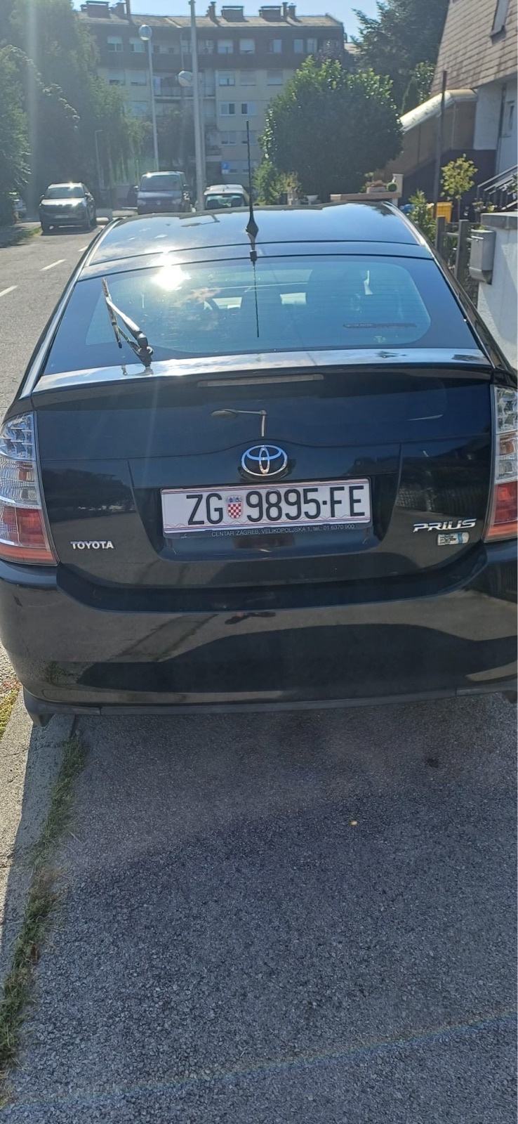 Toyota Prius 1,5 VVT-i automatik, fotografija 2