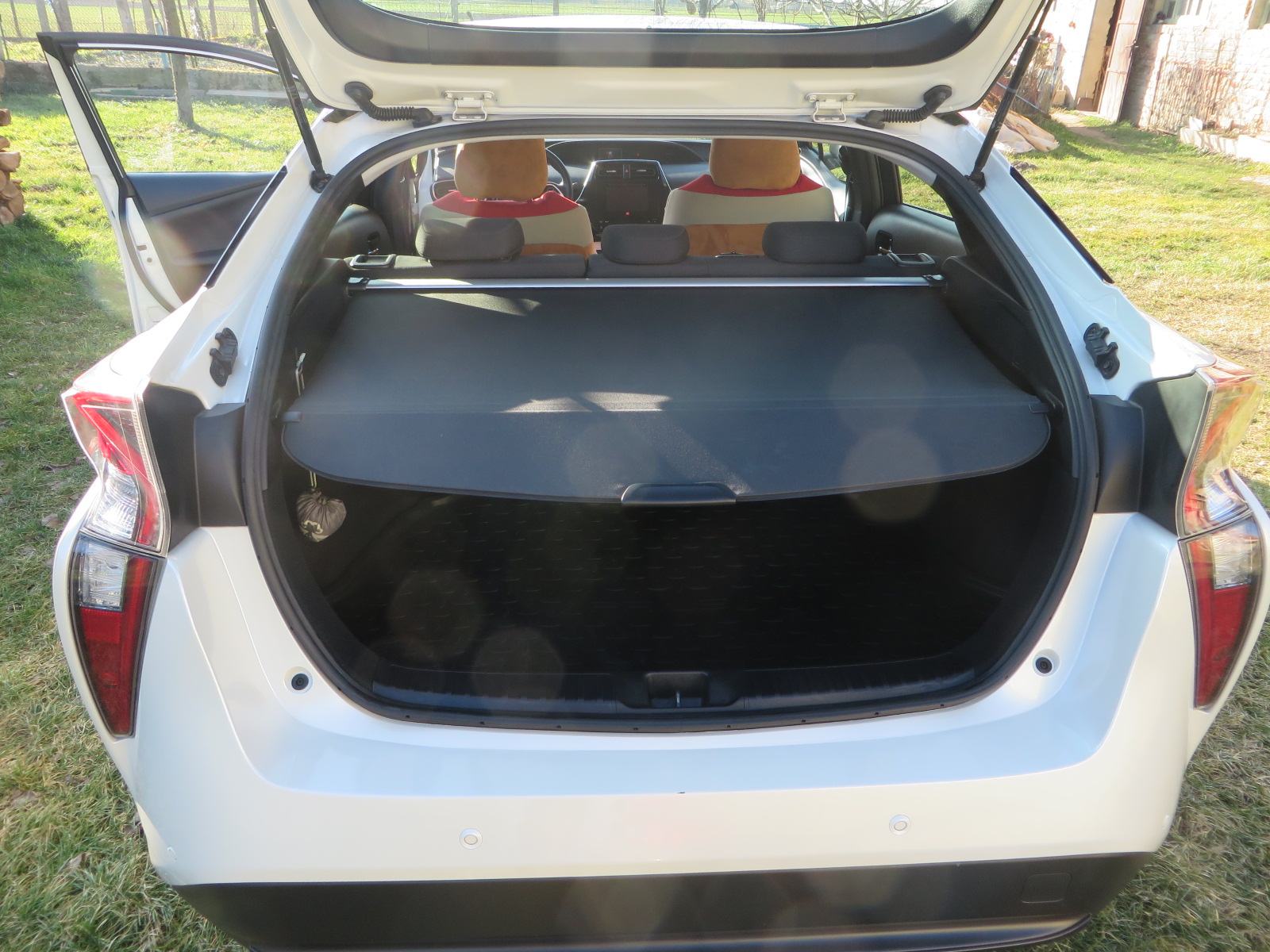 Toyota Prius 1,8 automatik, pogled izvana - slika 3