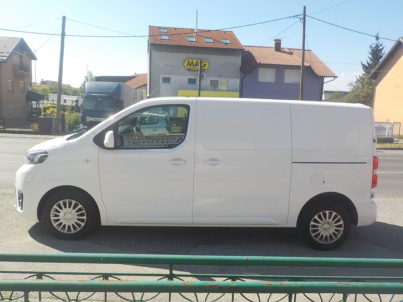Toyota Proace 2,0 D-4D⭐️N1 teretna⭐️ u PDV-u⭐️VELIKI SERVIS⭐️JAMSTVO⭐️, fotografija 4