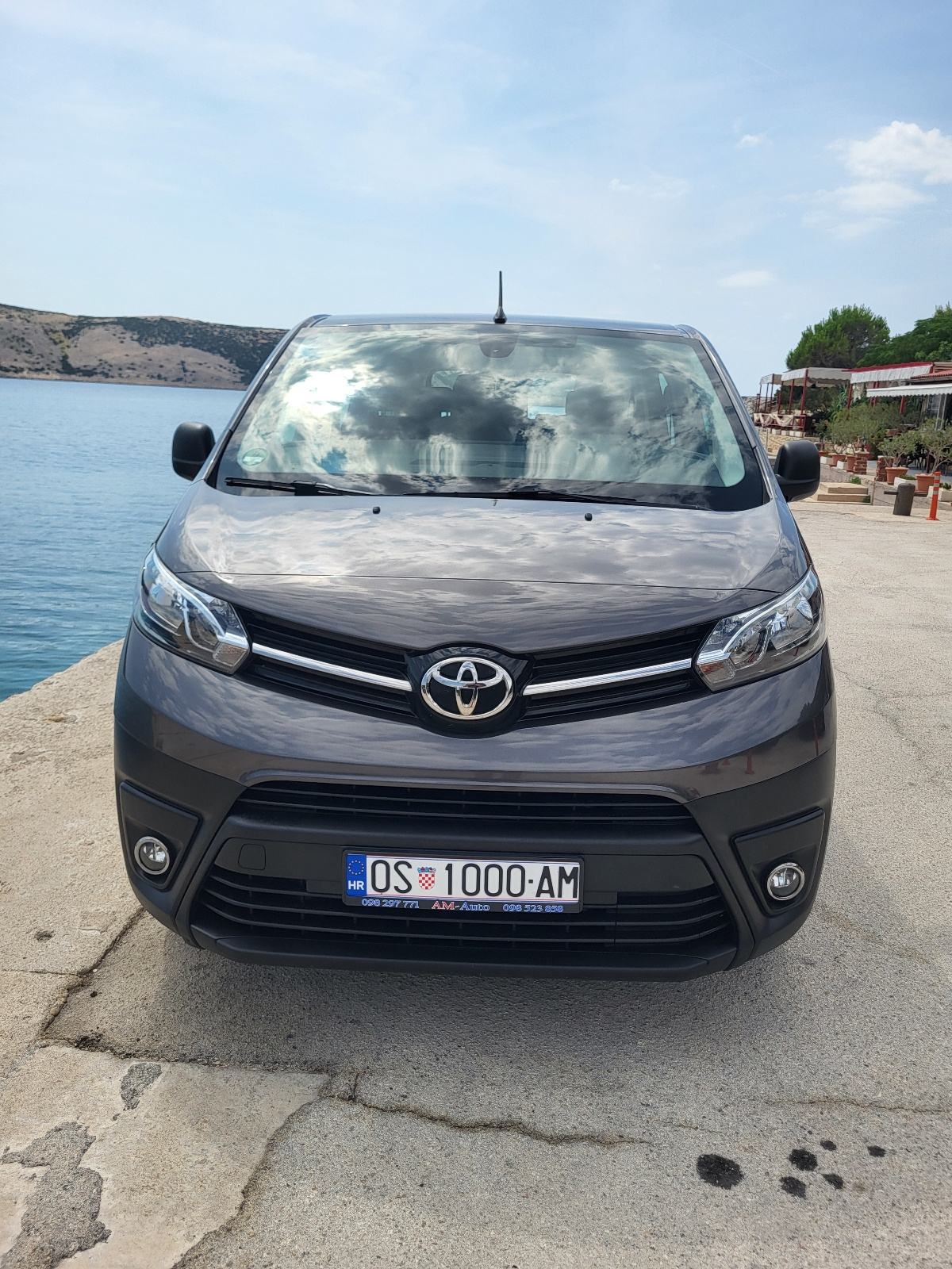 Toyota Proace 2.0 dizel 9 sjedala, fotografija 2