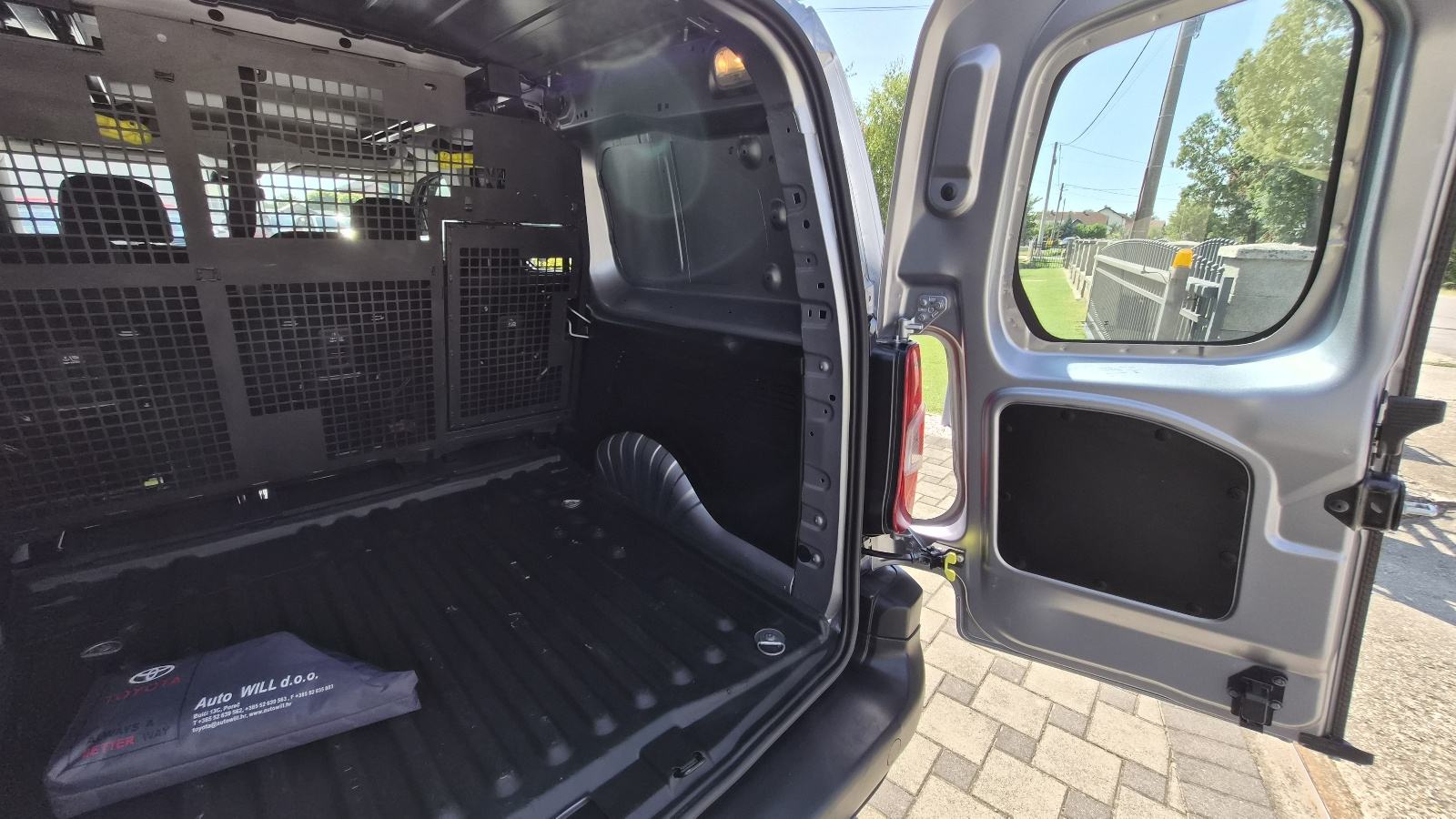 Toyota Proace City Verso 1.5 D - PRODUŽENA,5 SJEDALA - GARANCIJA -, fotografija 14