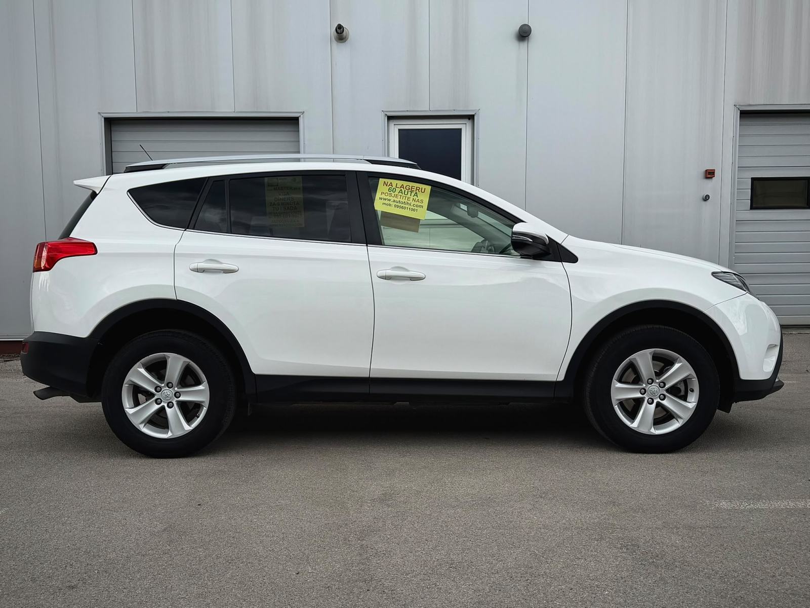 Toyota RAV 4 2.0 D-4D Active 2013g 91kW PARKIRNA KAMERA⭐⭐⭐⭐⭐, fotografija 7