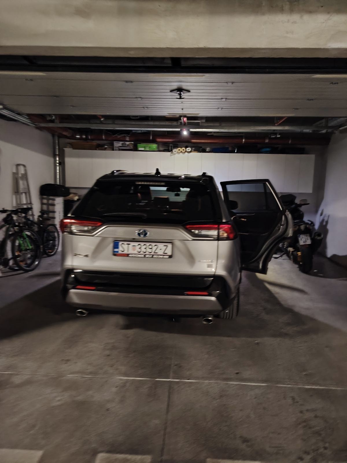 Toyota Rav 4, Hibrid, sivi metalik, fotografija 9