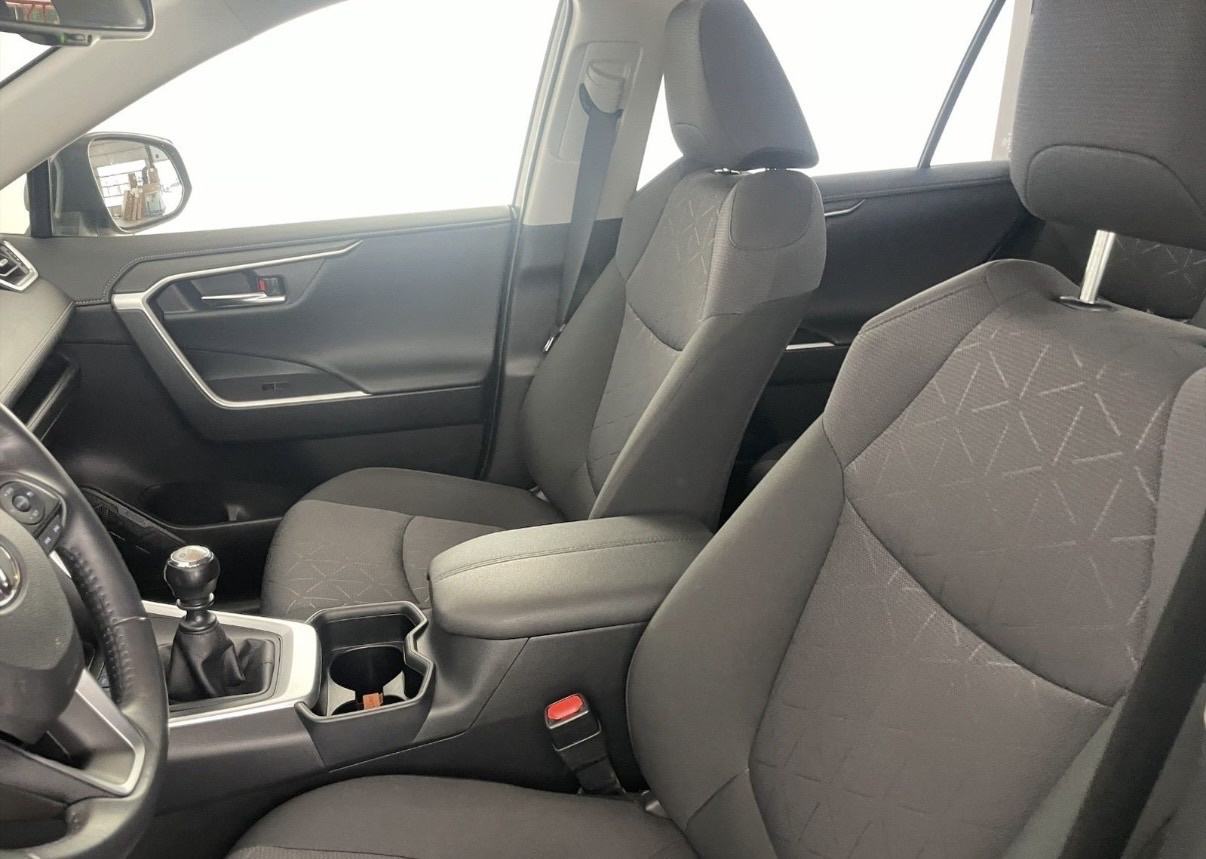 Toyota RAV4 2,0 - 57.000KM - KAMERA - GRIJANJE SJEDALA - LEASING, fotografija 6