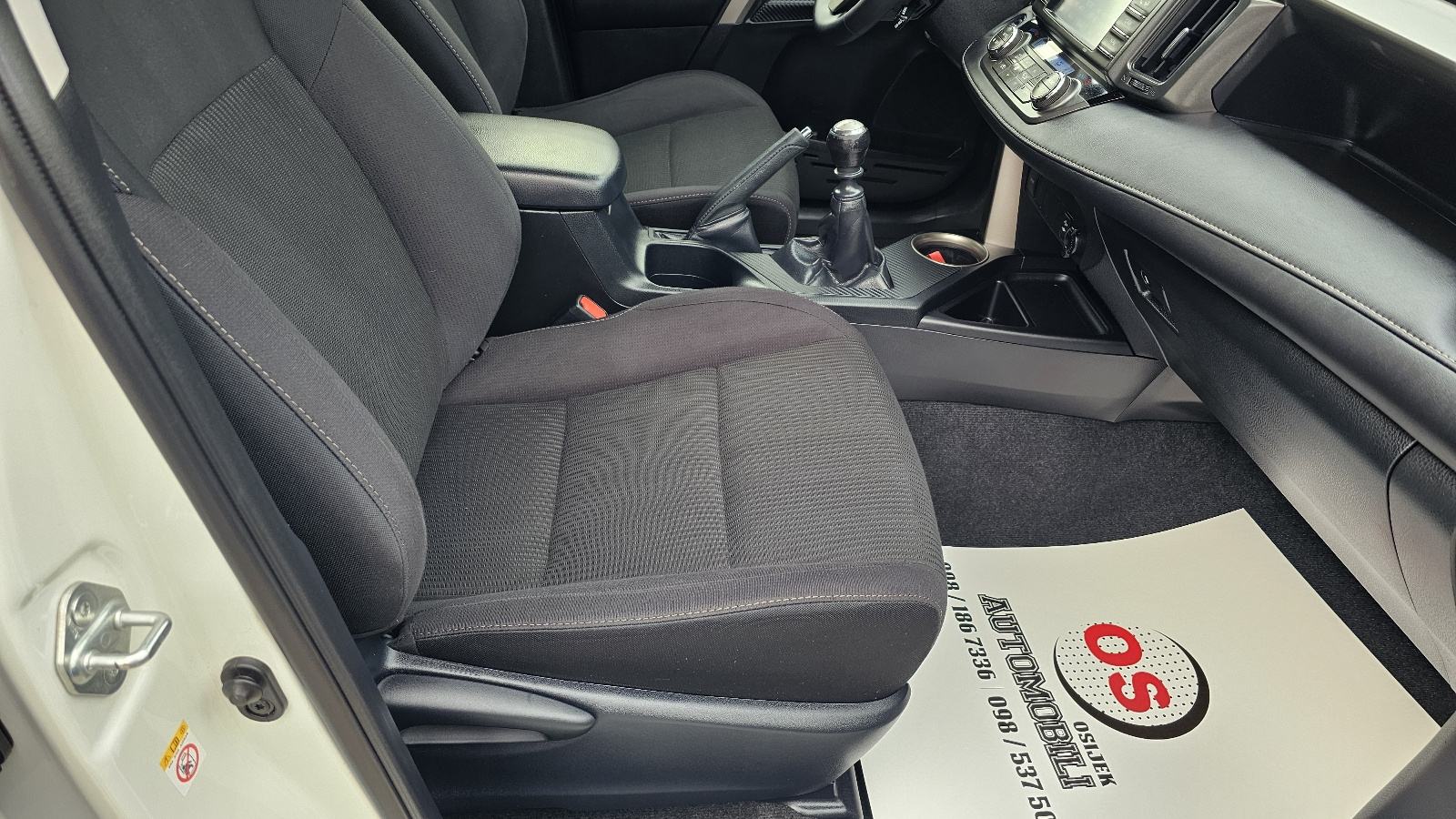 Toyota RAV4 2,0 D-4D,4X4,LED,KAMERA,TEMPOMAT,CLIMATRONIC,TOP,JAMSTVO, fotografija 19