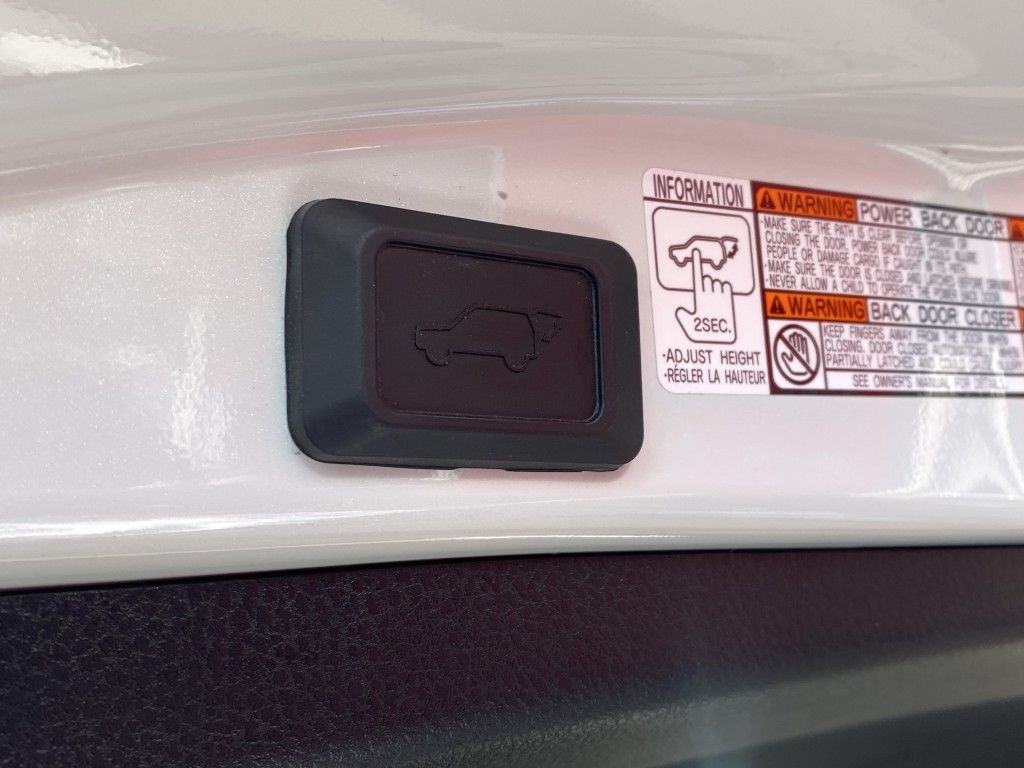 Toyota RAV4 2,0 D-4D NAVI KAMERA WEBASTO KUKA TOYOTA SERVISI POVIJEST, fotografija 12