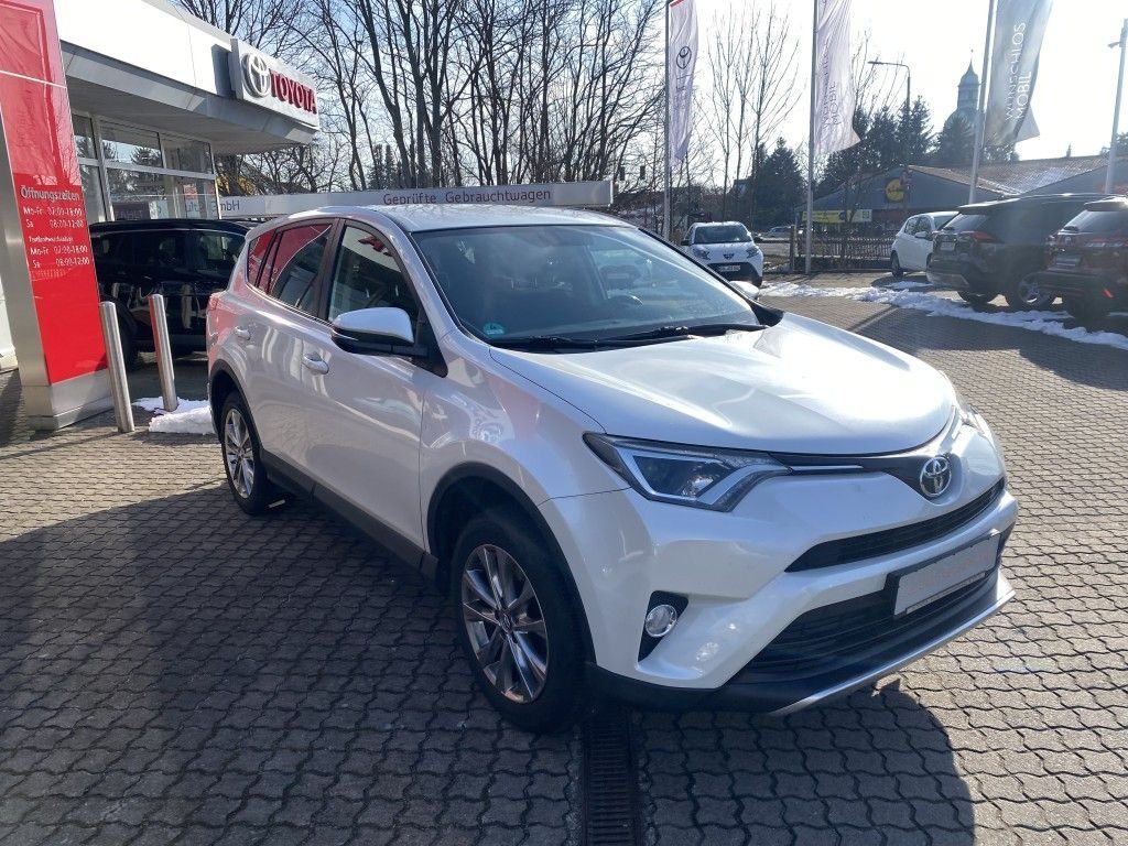 Toyota RAV4 2,0 D-4D NAVI KAMERA WEBASTO KUKA TOYOTA SERVISI POVIJEST, fotografija 3